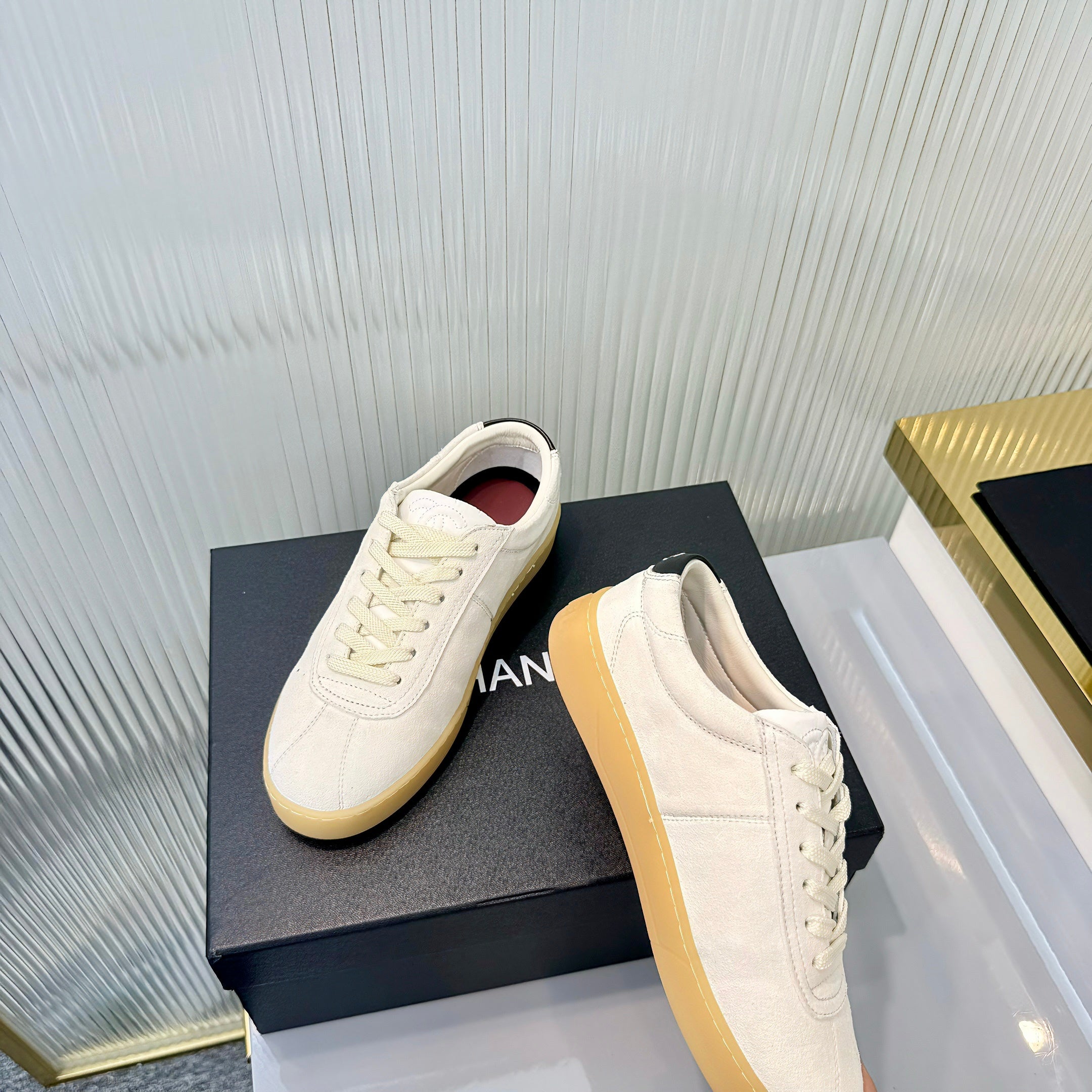 CC 26 Trainer Ivory Suede 713981