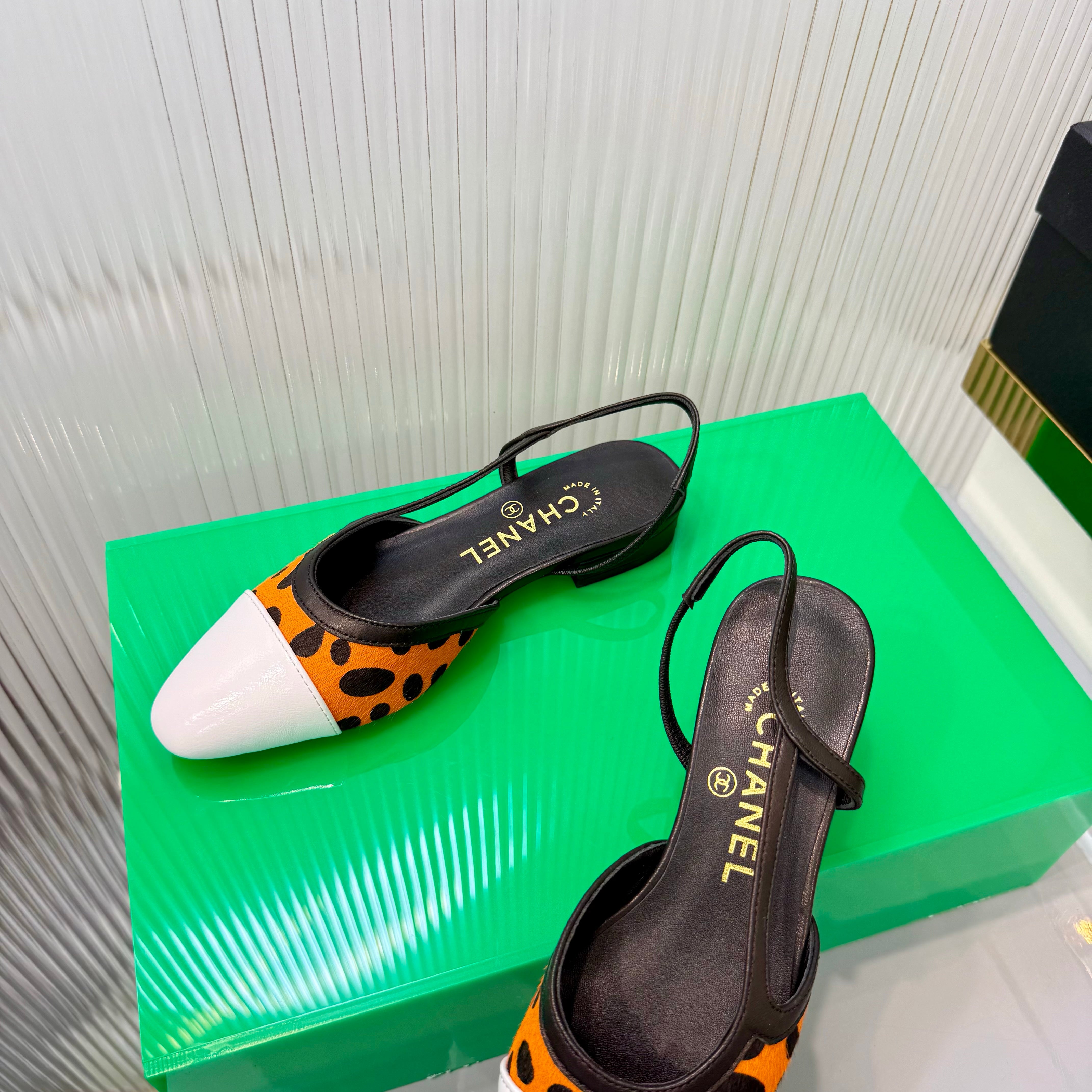 CC Slingback Flat White Orange Leopard-Print Leather