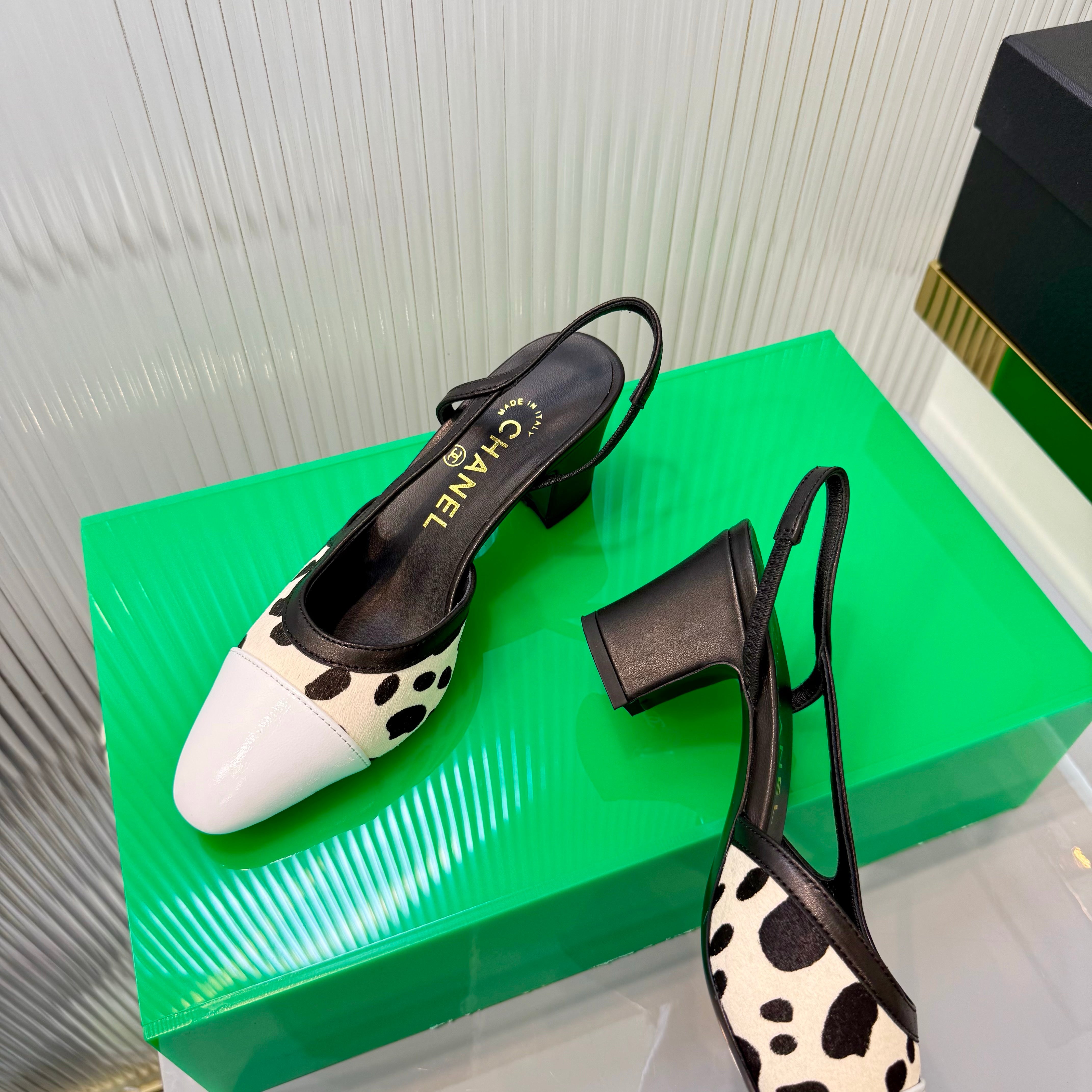 CC Slingback 6.5cm White Cream Leopard-Print Leather 923838