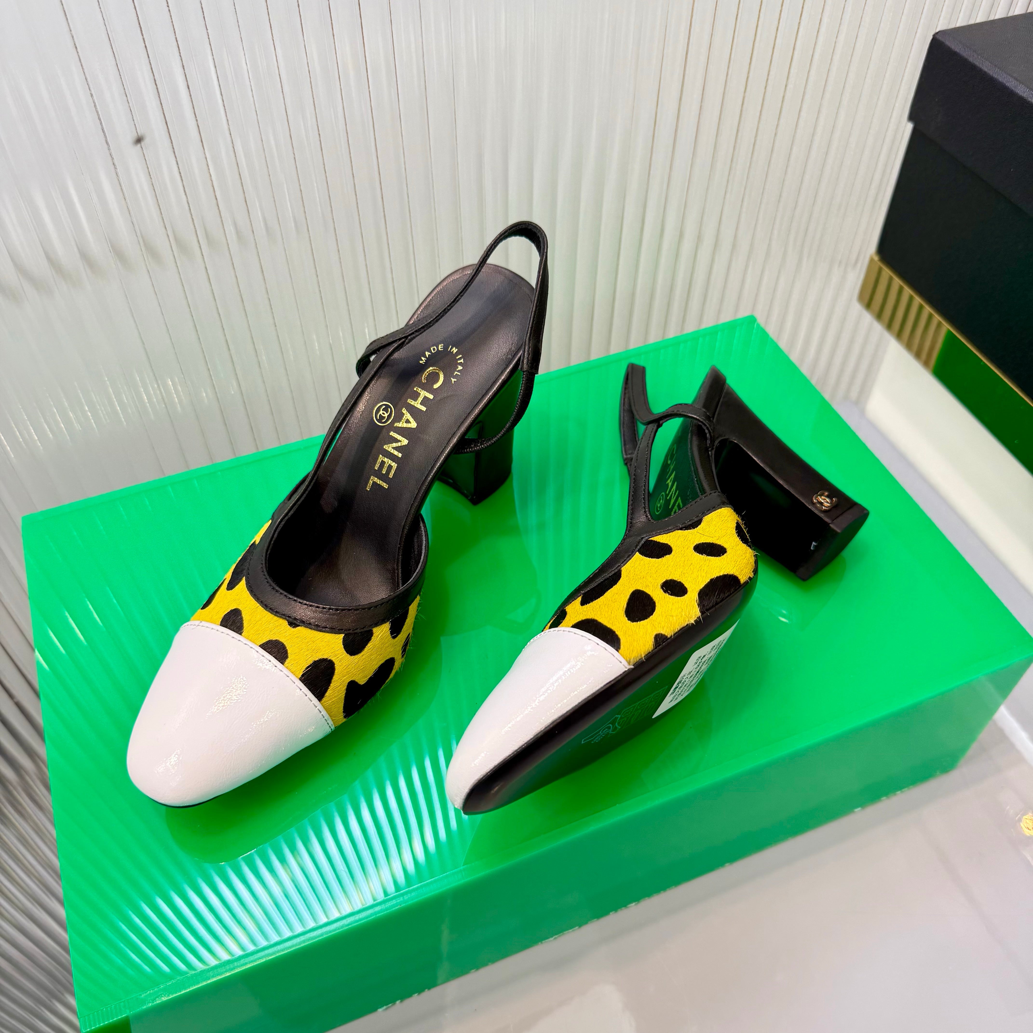 CC Slingback 9cm White Yellow Leopard-Print Leather 923847
