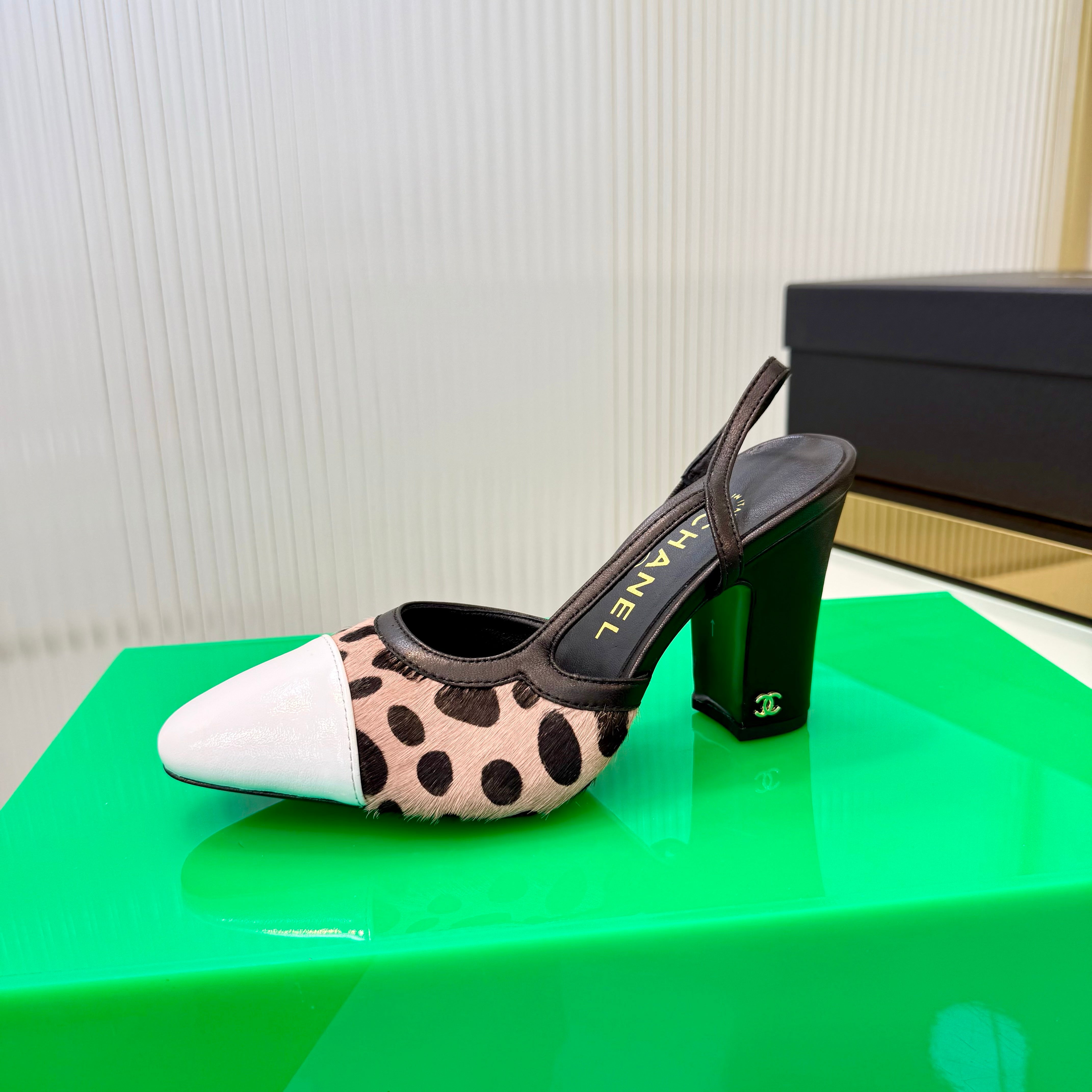 CC Slingback 9cm White Muted Pink Leopard-Print Leather 923849
