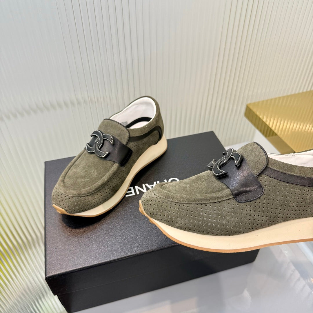CC 26s Casual Sneakers Olive Suede 927081