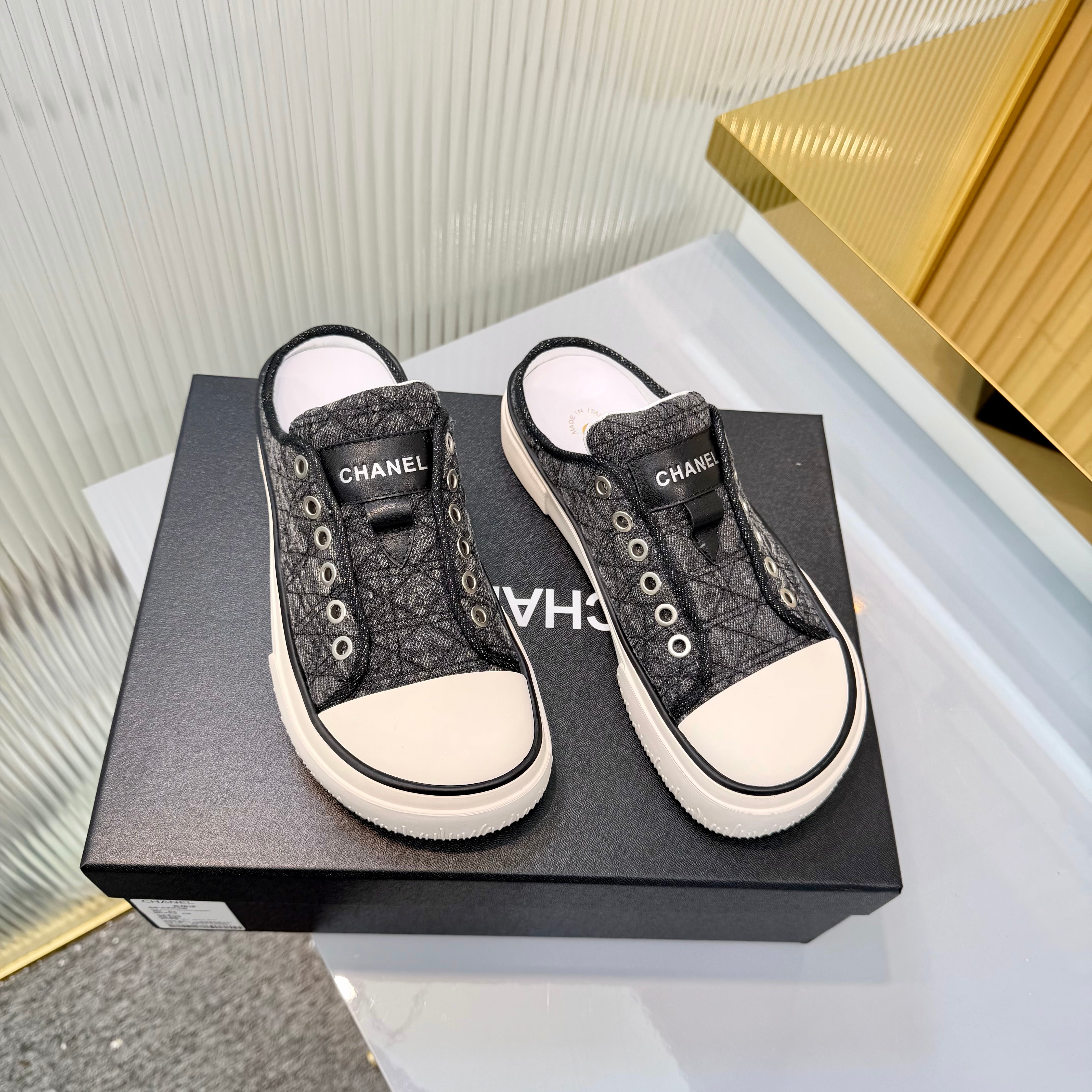 CC 26s Casual Sports Mules Black White Suede Cowhide 924003