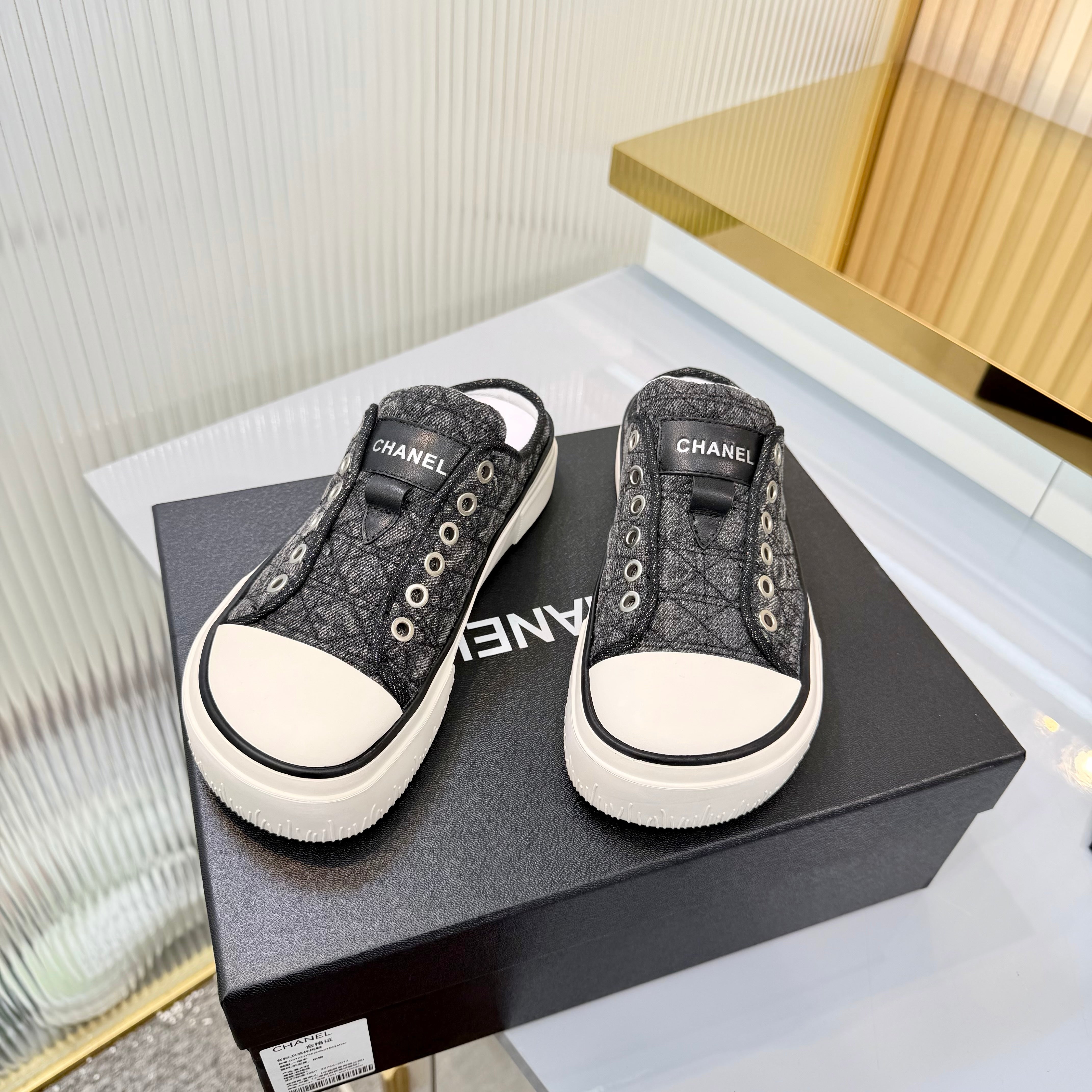 CC 26s Casual Sports Mules Black White Suede Cowhide 924003
