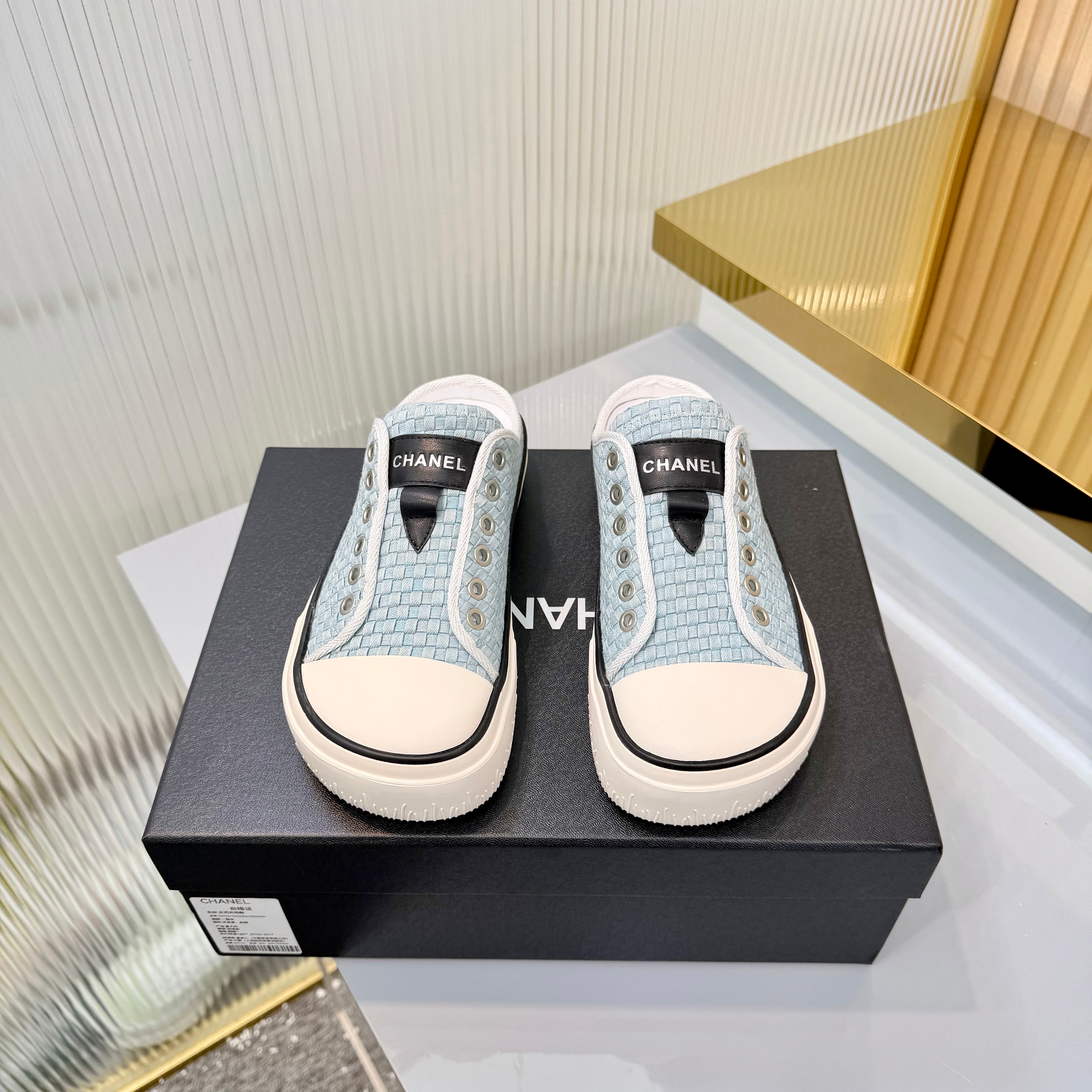 CC 26s Casual Sports Mules White Blue Suede Cowhide 924004