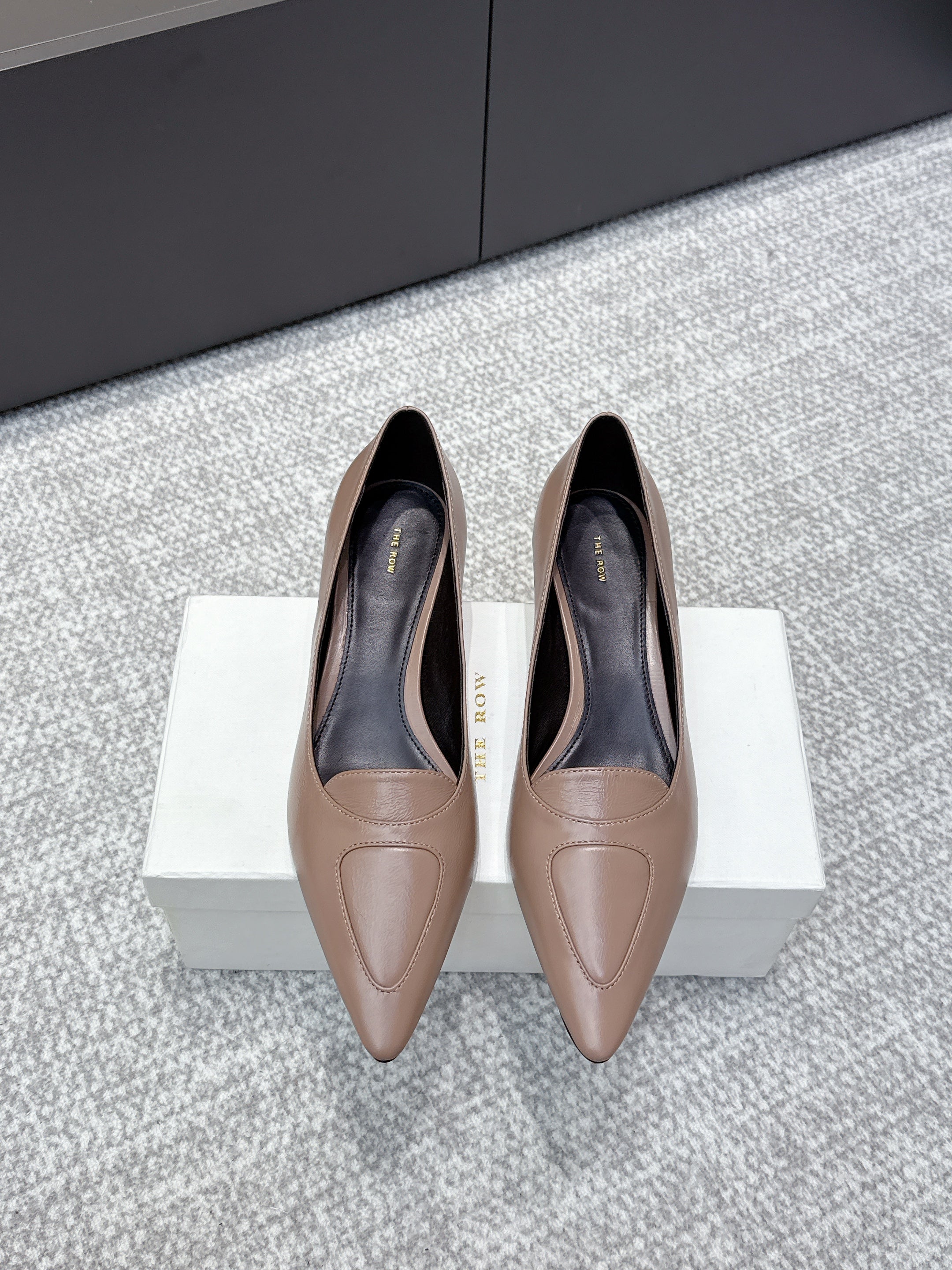 The Row Viv Kitten Pumps 3.5cm Light Brown Sheepskin 451300