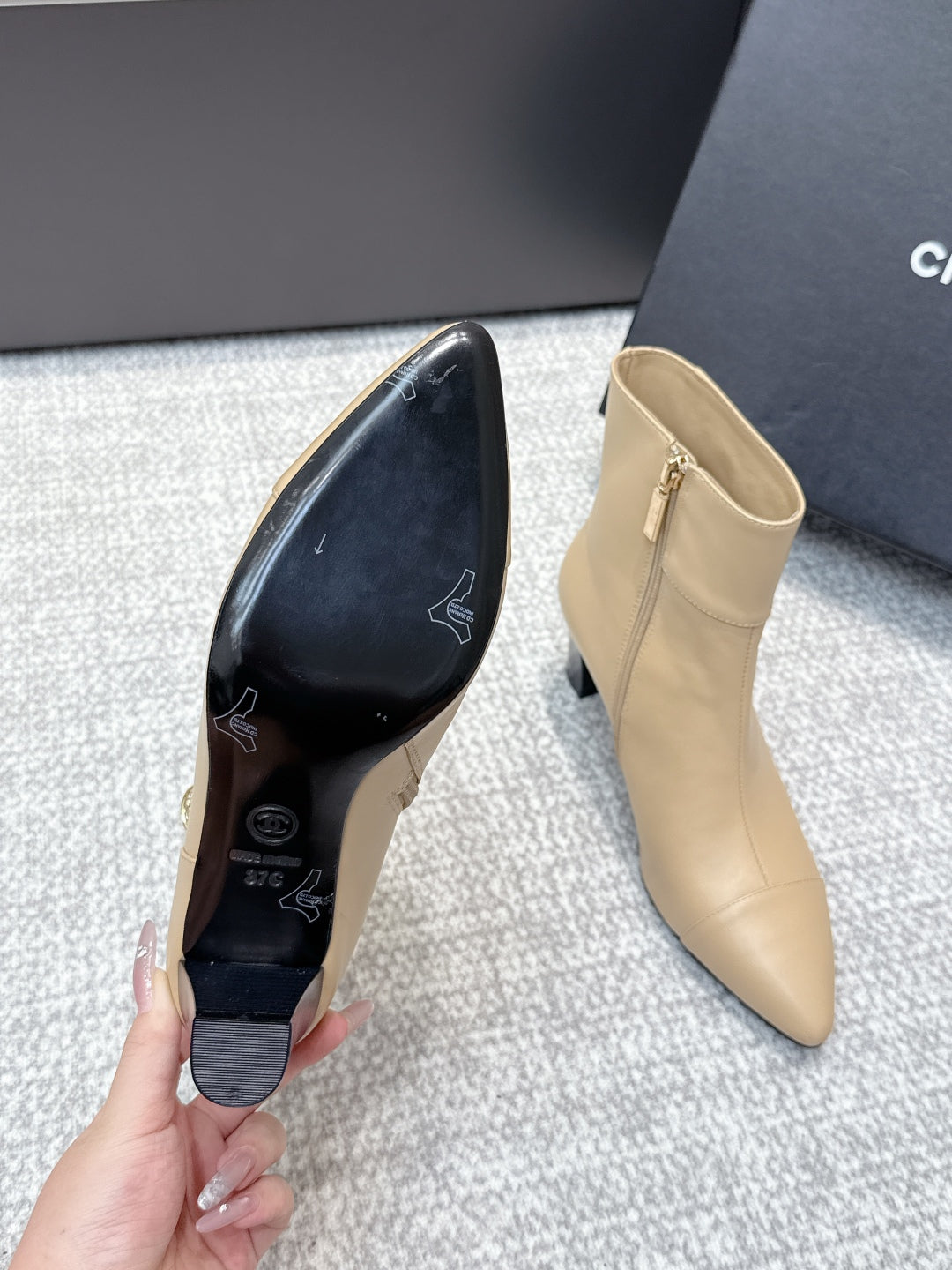 CC 2025s  Lion Pointed Toe Ankle Boots 50mm Beige Sheepskin 461622