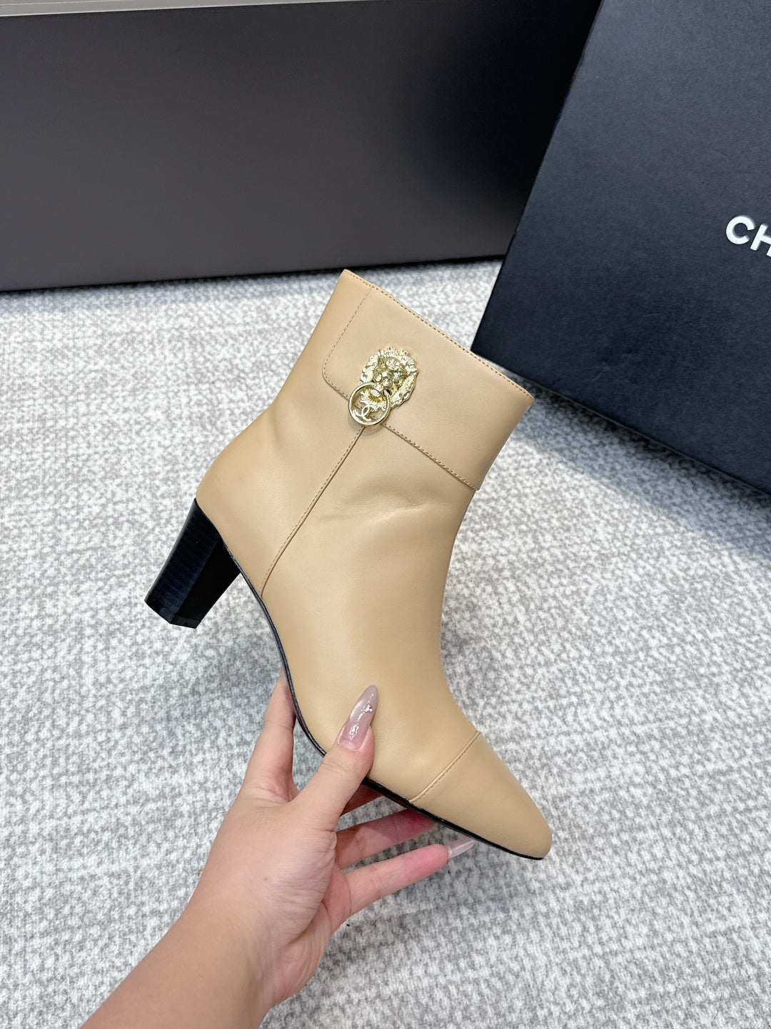 CC 2025s  Lion Pointed Toe Ankle Boots 50mm Beige Sheepskin 461622