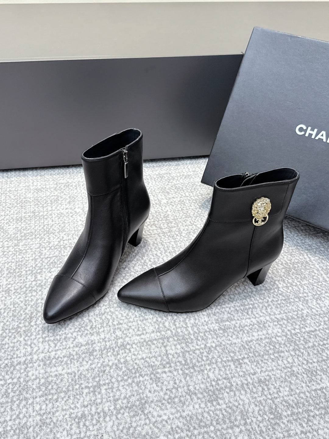 CC 2025s  Lion Pointed Toe Ankle Boots 50mm Black Sheepskin 461623