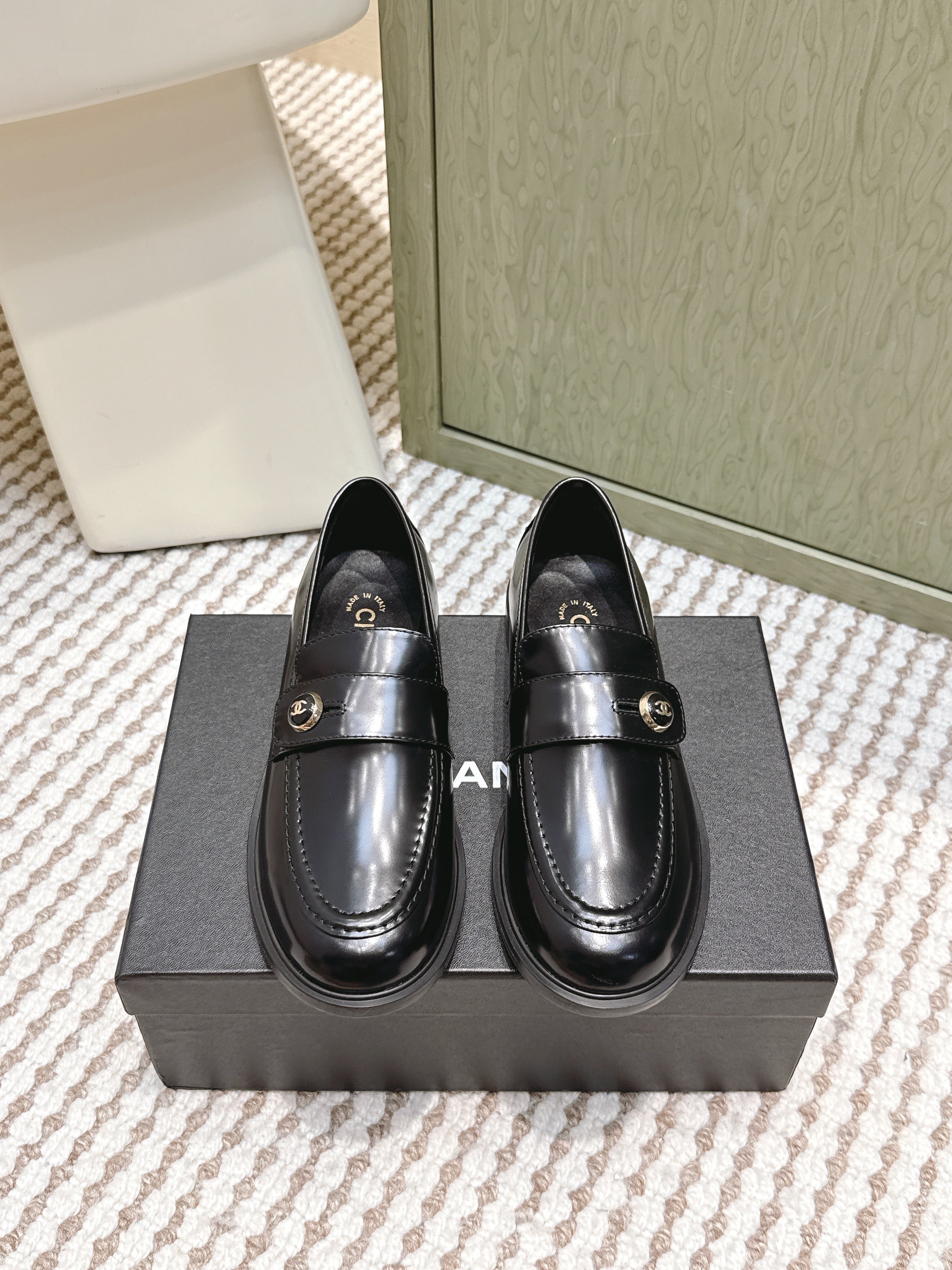 CC 26SS Loafers 3cm Black Glossy Cowhide 653493