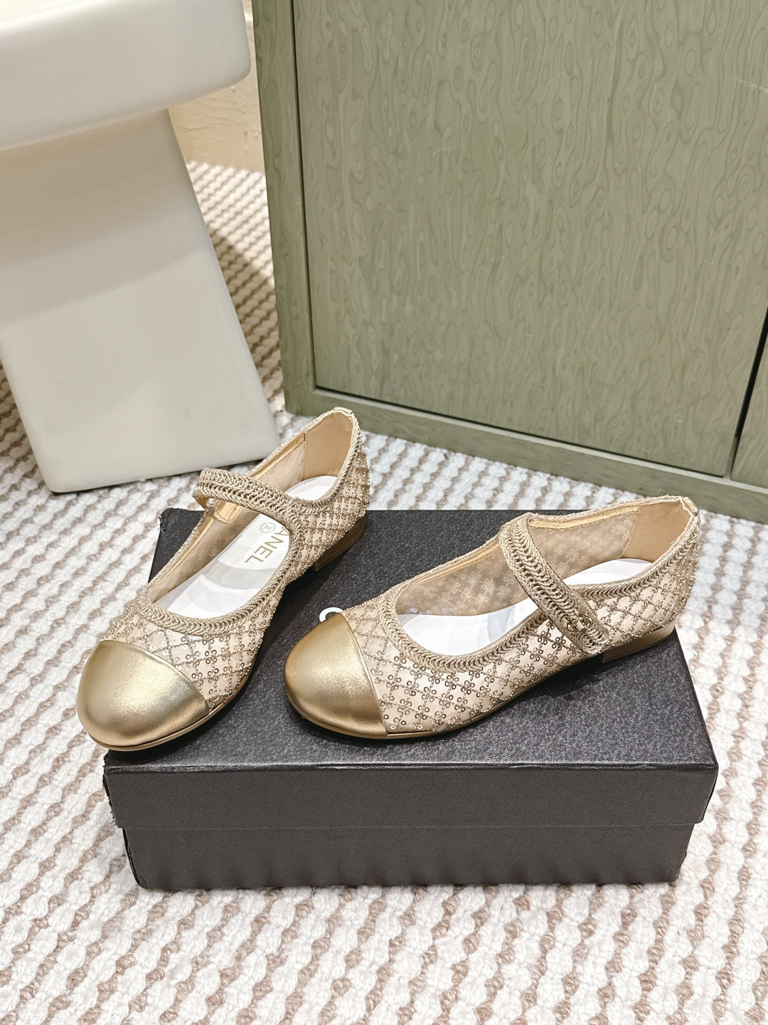 CC 25s AW Ballet Flat Gold Sequin Woven 612349
