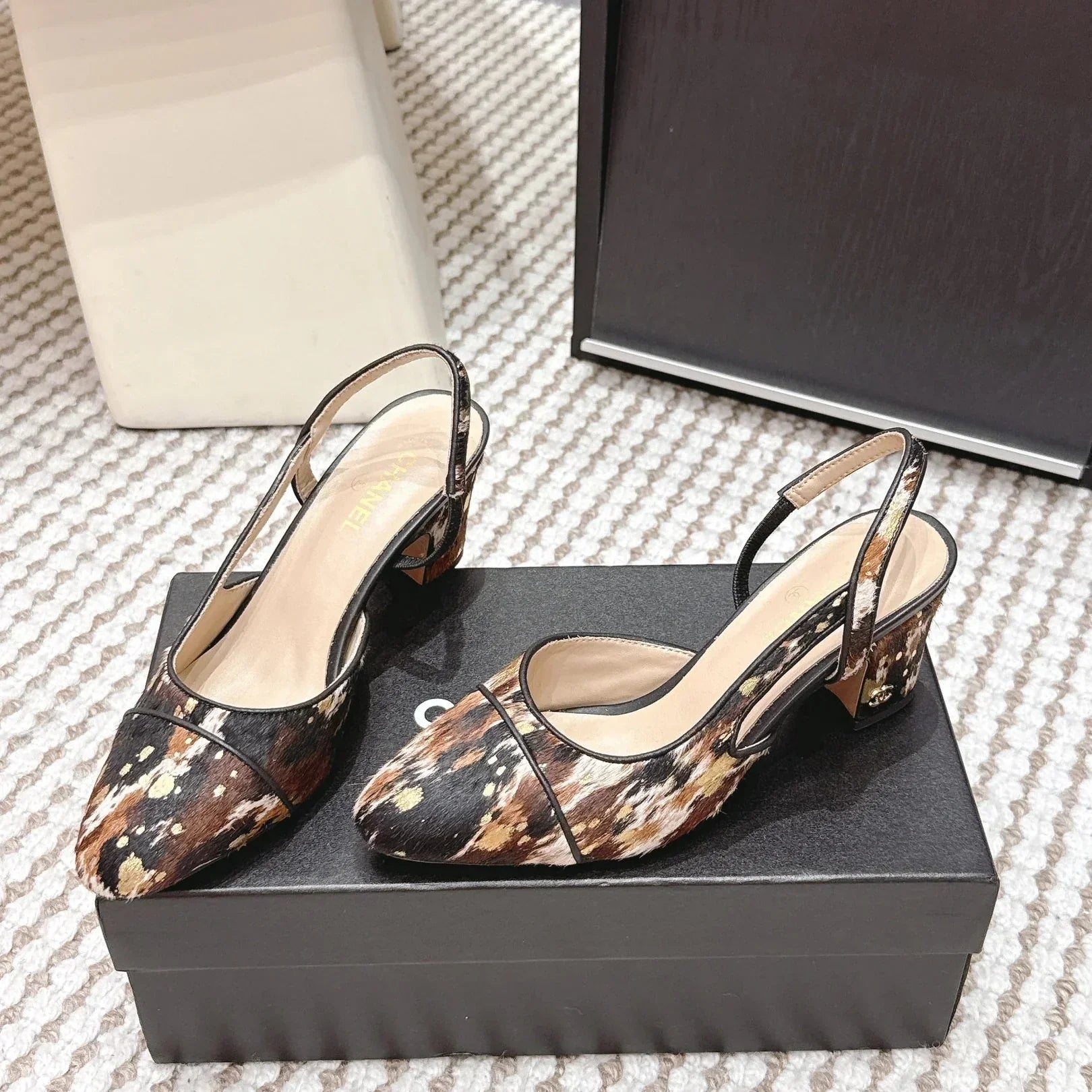 CC 26s Slingback 65 Black Brown Leopard Leather 652654