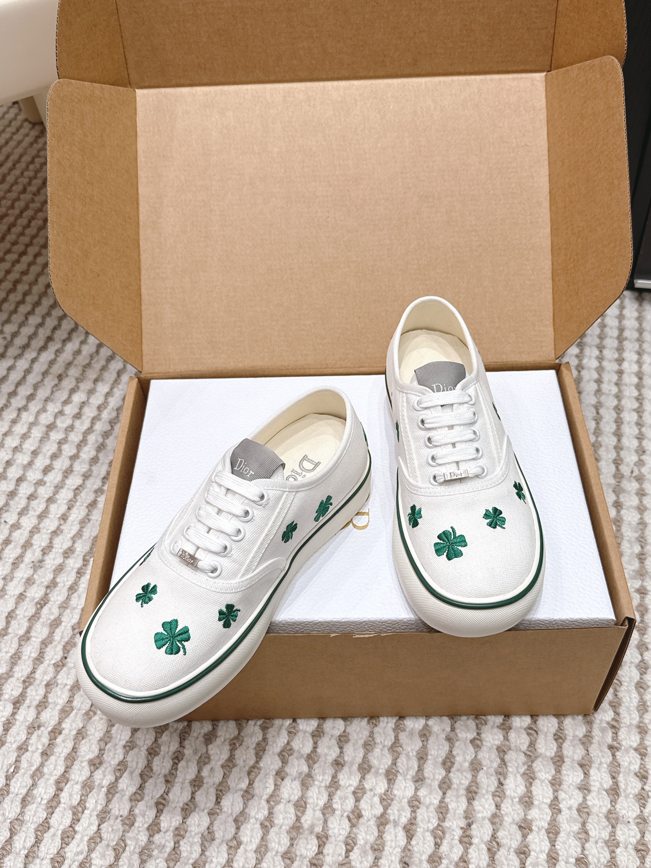 CD Saltwind Sneakers White Four-leaf Clover Embroidery Canvas 632439