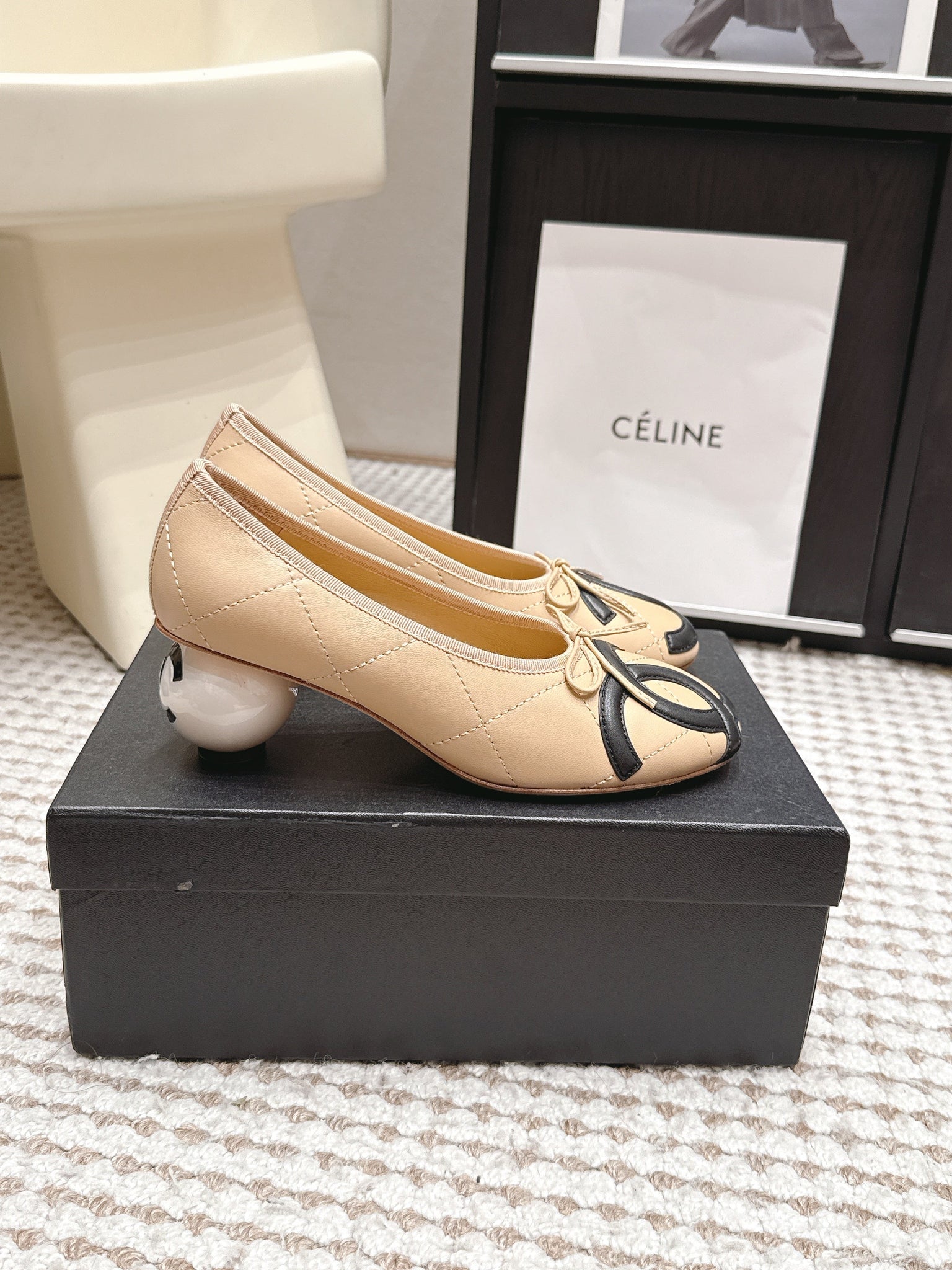CC 26s Pearl High Heels 5.5cm Beige Black Calfskin