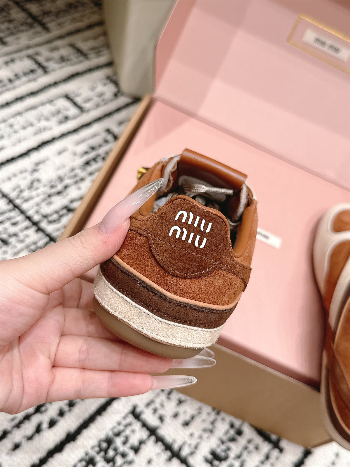 Miu Miu 26s Sneakers Cognac Suede 138336