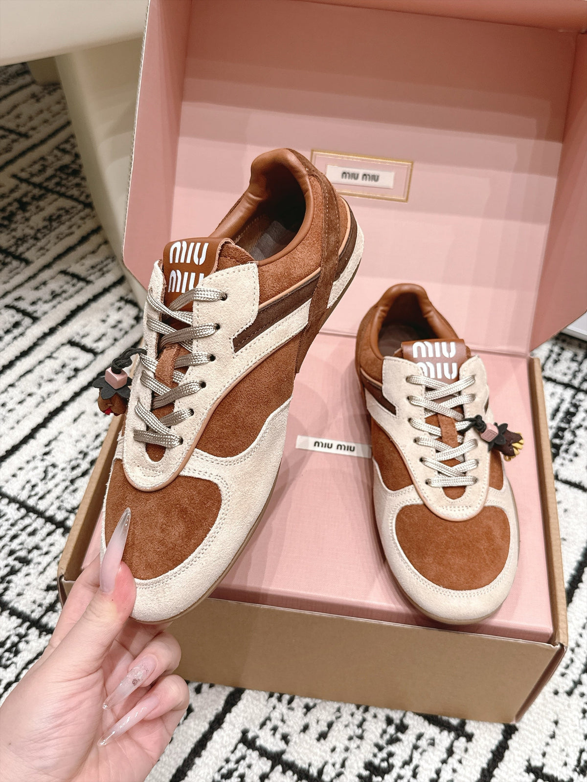 Miu Miu 26s Sneakers Cognac Suede 138336