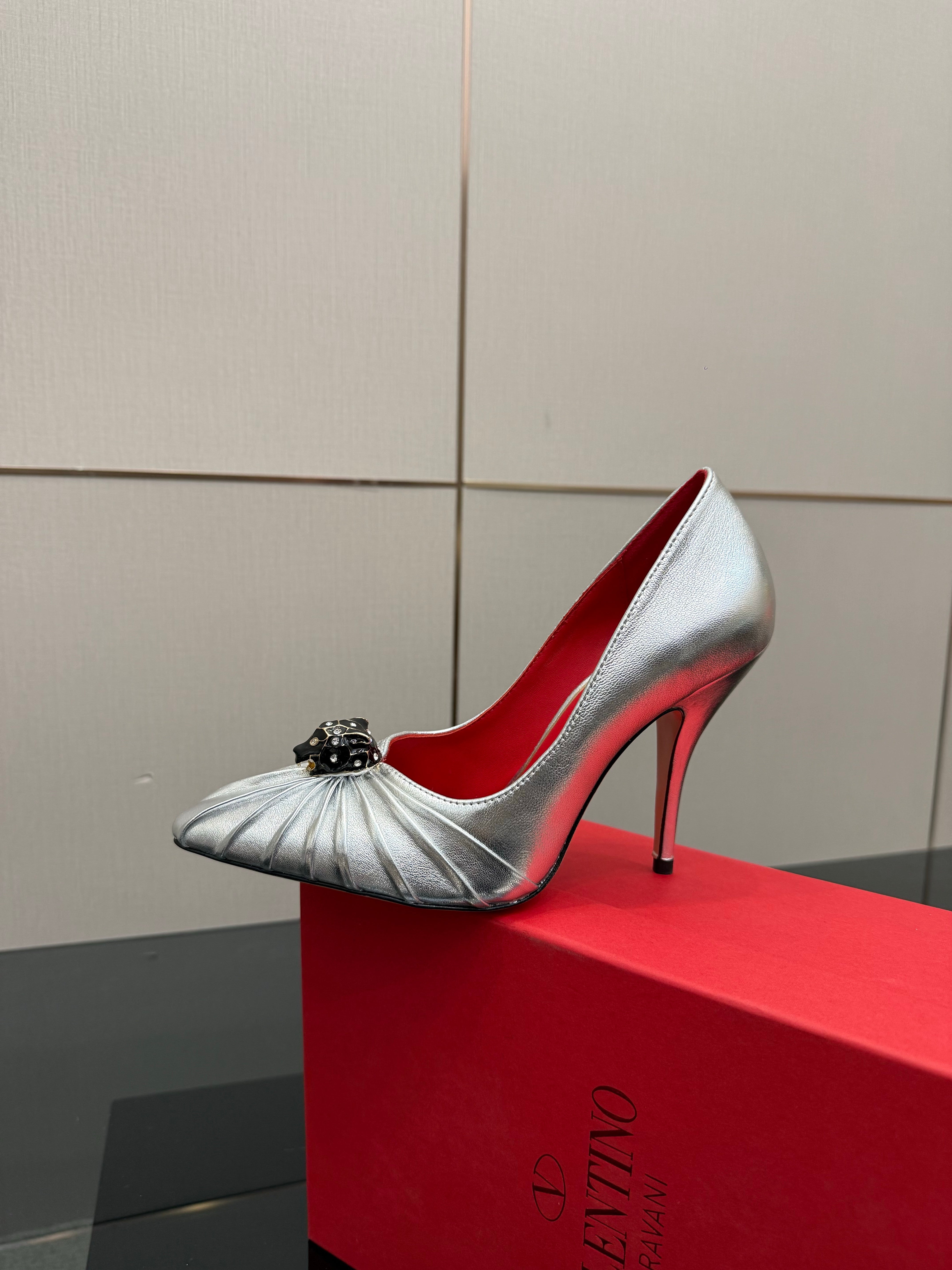 VT Panthea Pumps 105Mm Metallic Silver Goatskin 630180