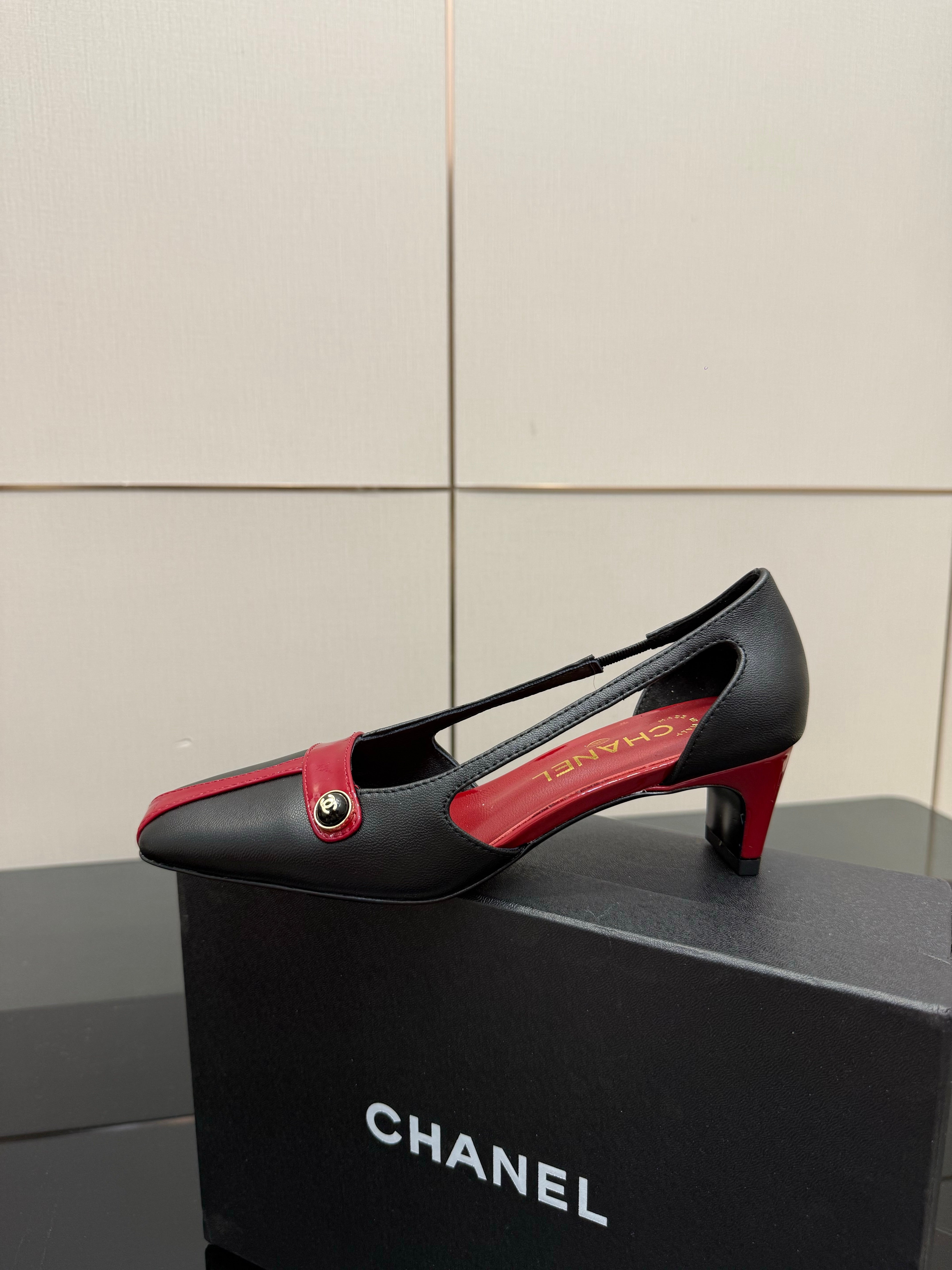 CC 26P Slingback 5cm Red Black Lambskin Patent Leather 791607