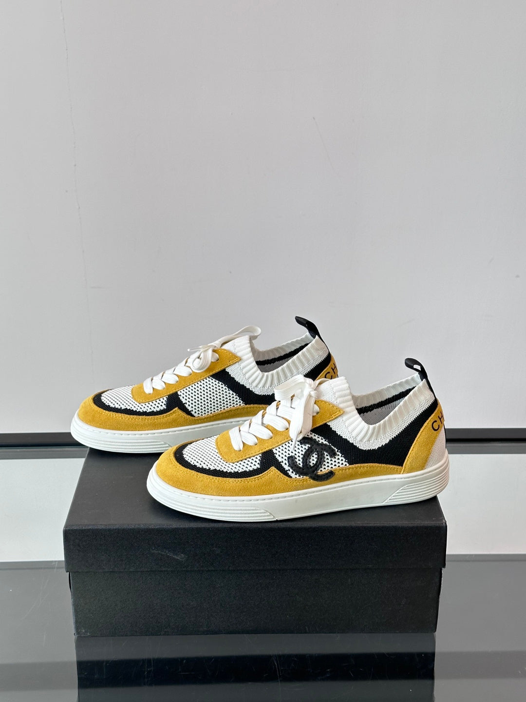CC 26s Trainers White Black Yellow Knit & Suede Calfskin 965041
