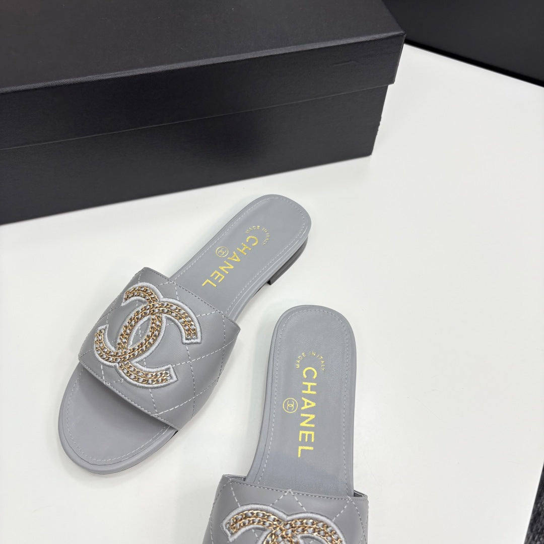 CC 25 Doubble Chain Embroidered Slippers Grey Quilted Sheepskin 352488