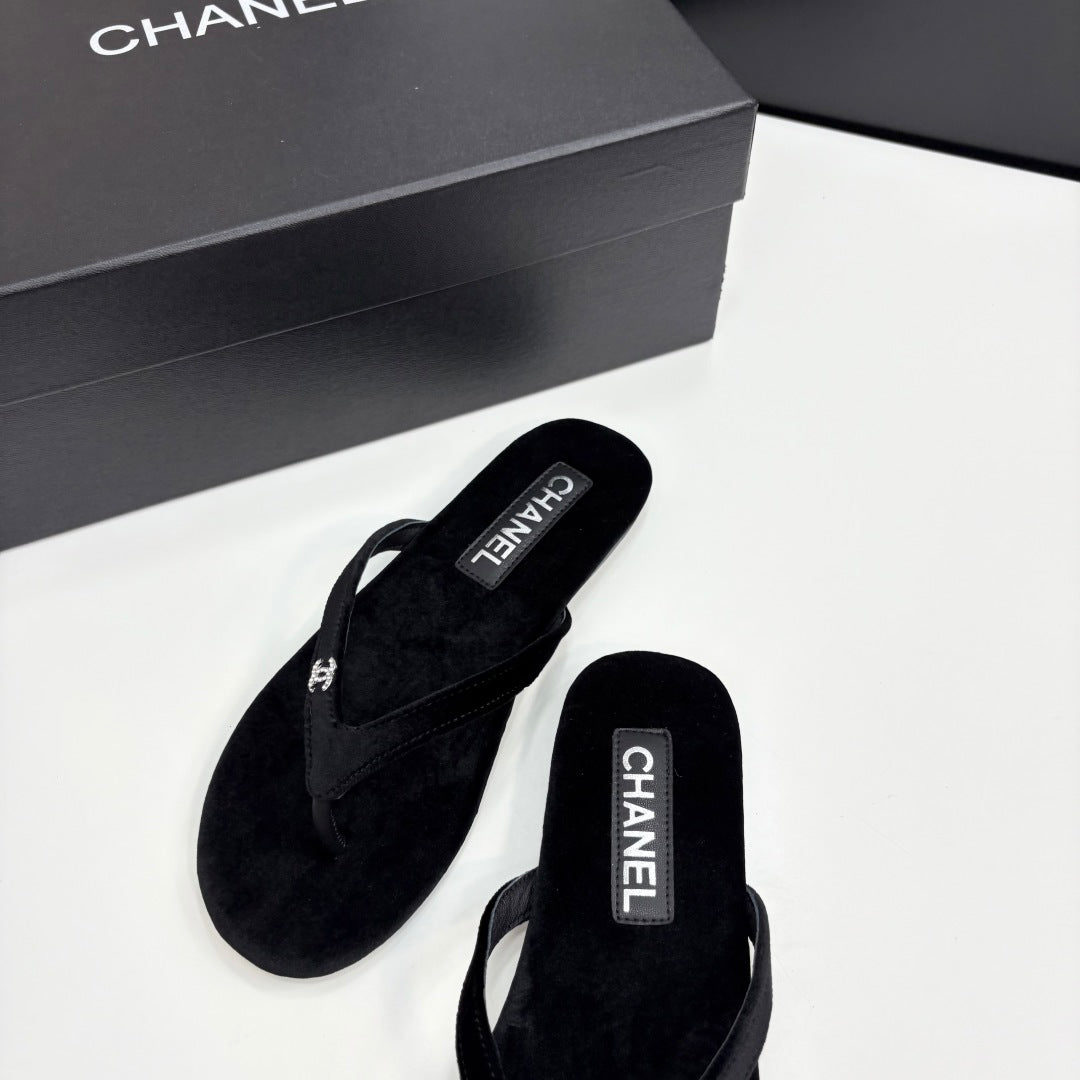 CC Crystal Logo Thong Sandal Black Velvet 352478