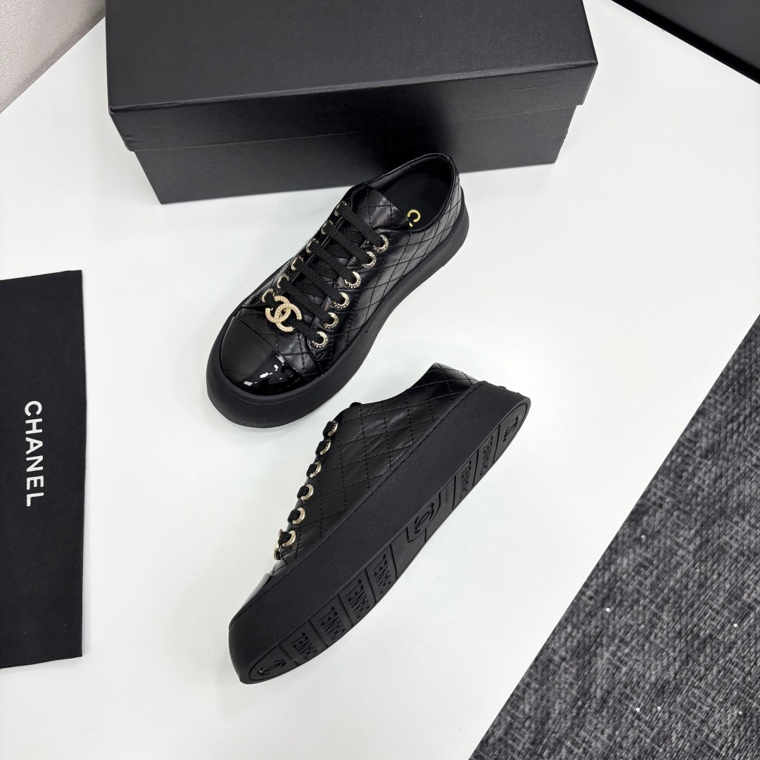 CC25 Lace-up Sneakers Black Cowhide And Patent Leather 352498