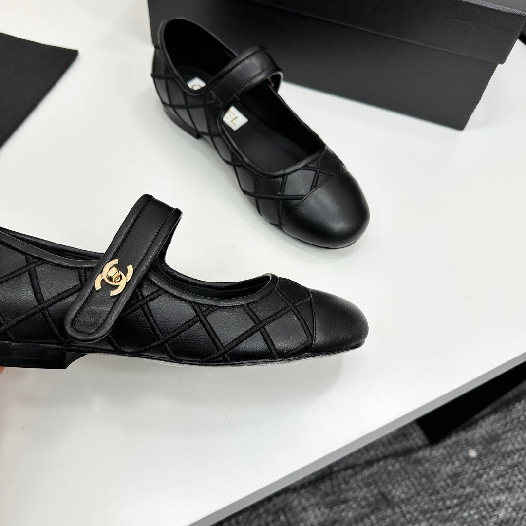 CC25 Mary Janes Black Cowhide 352503