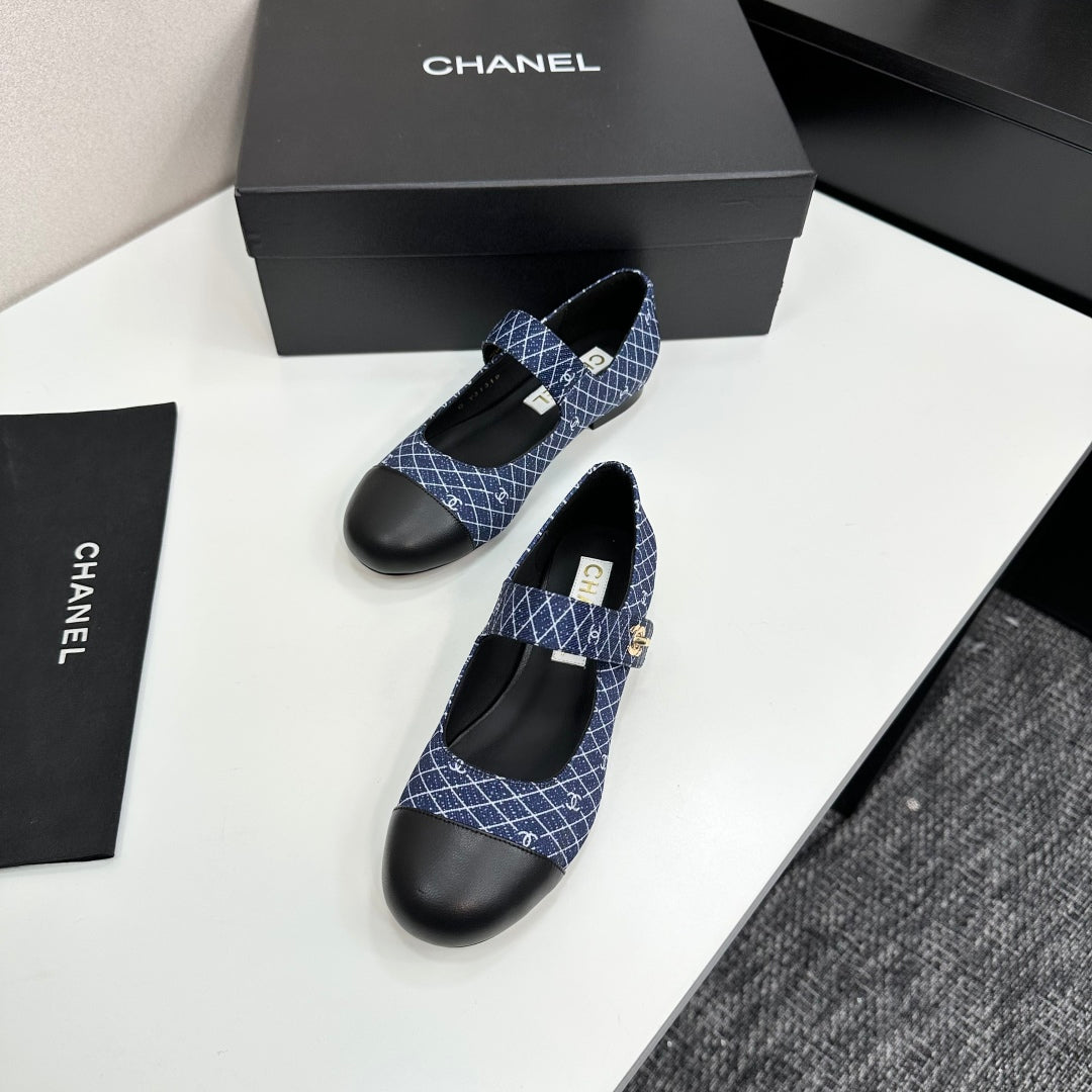 CC25 Mary Janes Navy Blue Fabric And Black Cowhide 352508