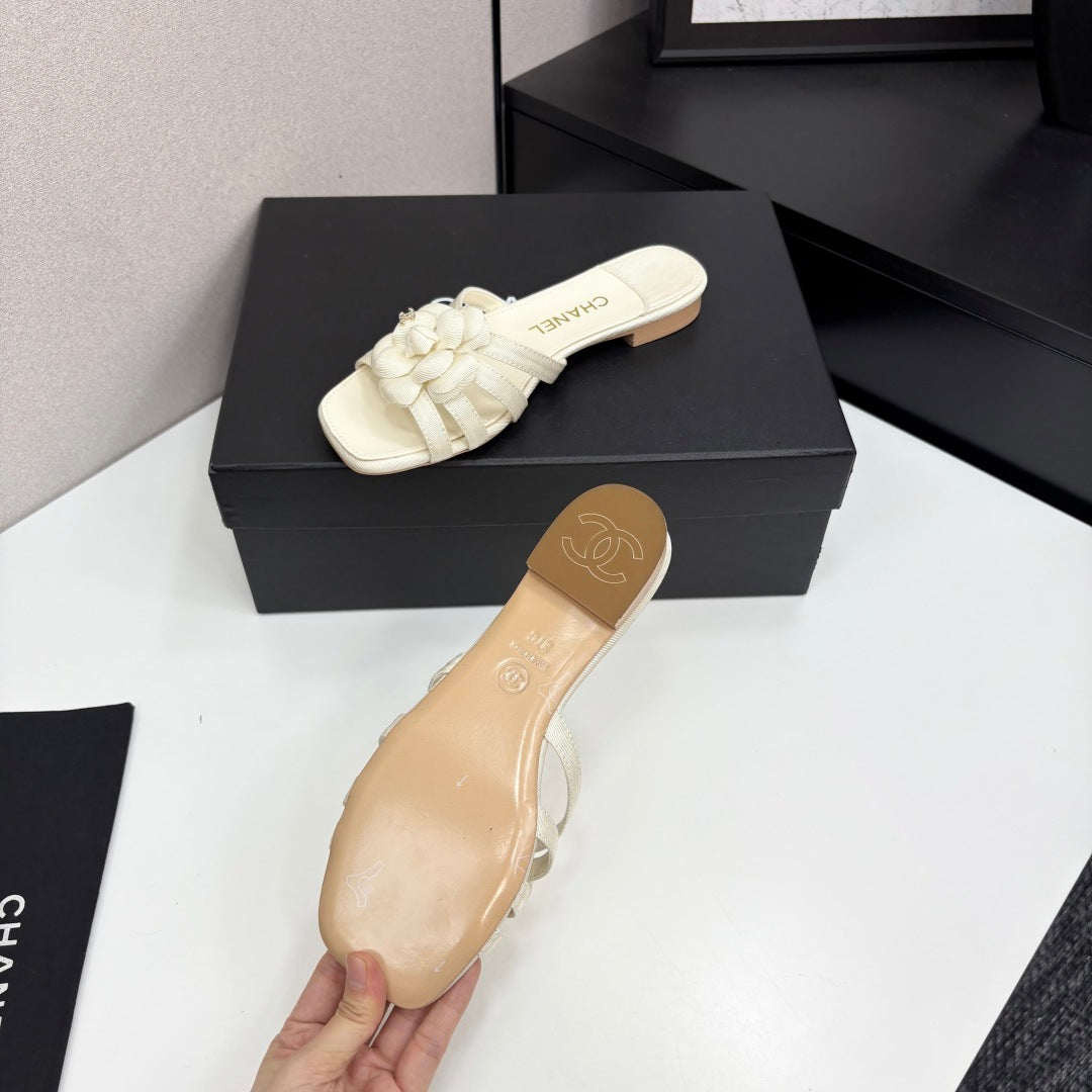 CC 25 Camellia Open Flat Mule Ivory Sheepskin And Fabric 368849
