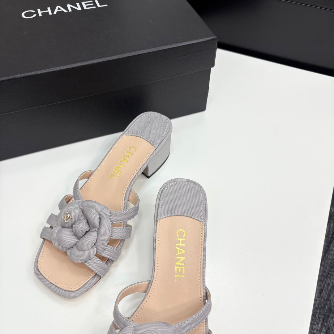 CC 25 Camellia Open Heel Mule Sandals 50mm Grey Beige Sheepskin And Fabric 368854