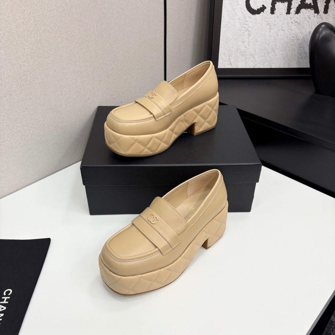 CC 25 Thick-Heeled Loafer 55mm Beige Quilted Lambskin 368827