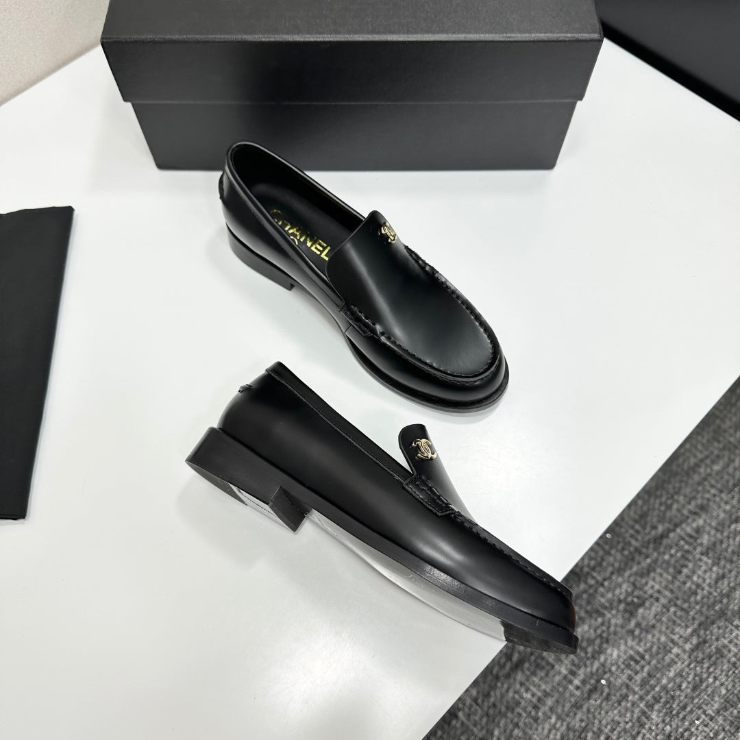 CC SS 2026 Pre Loafer Black Calfskin 630471