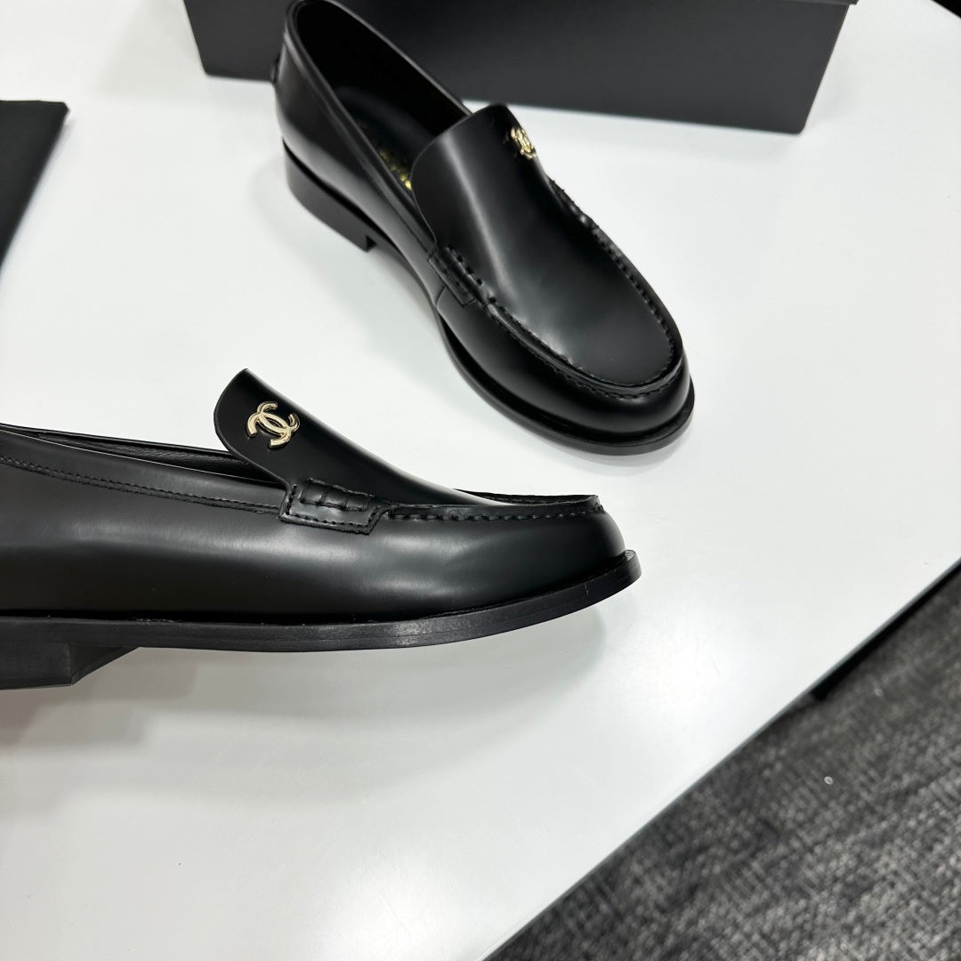 CC SS 2026 Pre Loafer Black Calfskin 630471