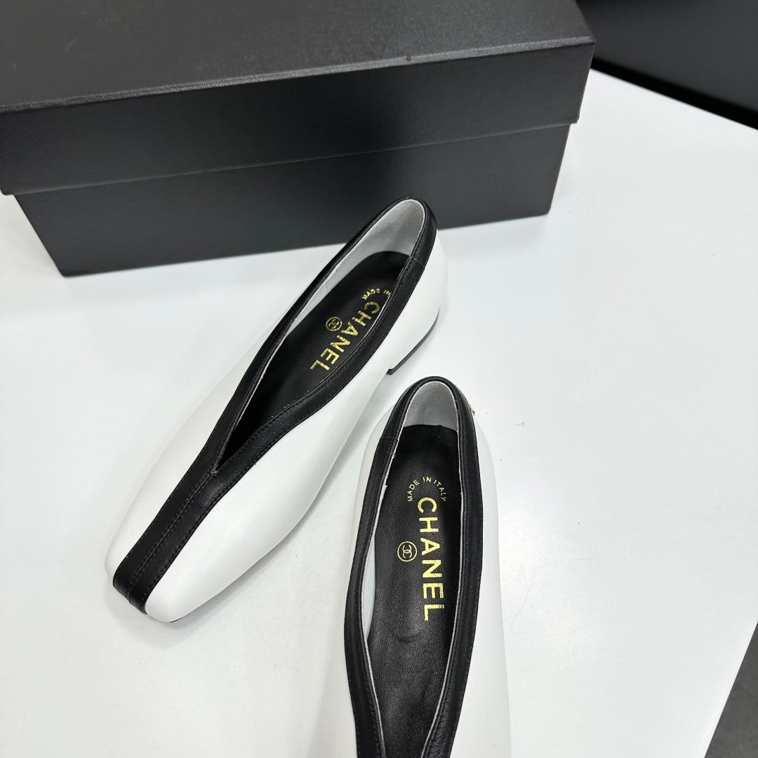 CC 26s Ballet Flats White Sheepskin 743138