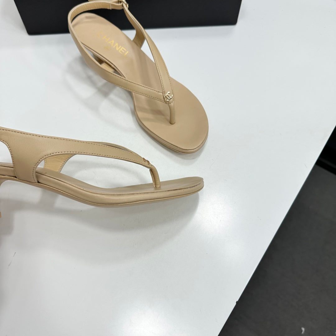 CC 26s Thong Sandals 5cm Beige Sheepskin 925992