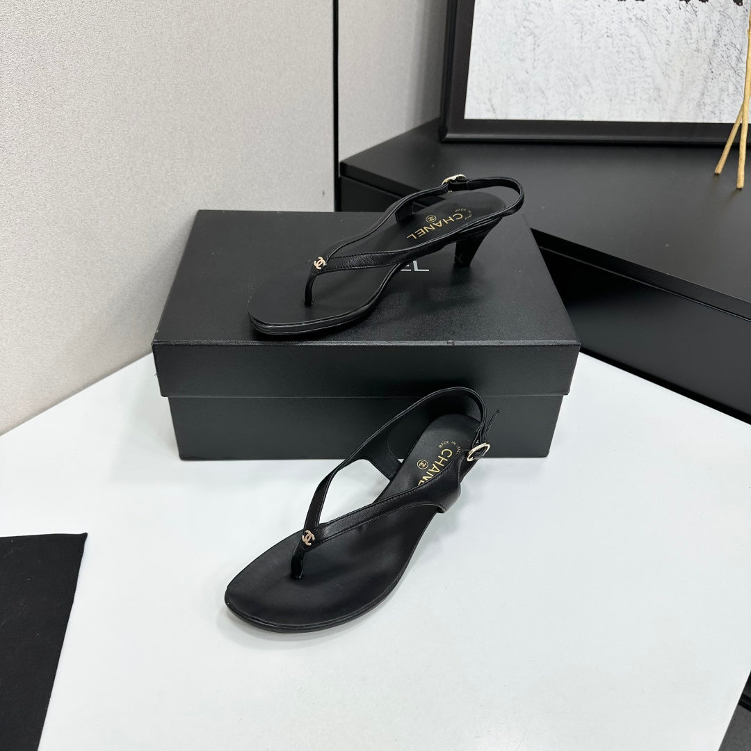CC 26s Thong Sandals 5cm Black Sheepskin 925993