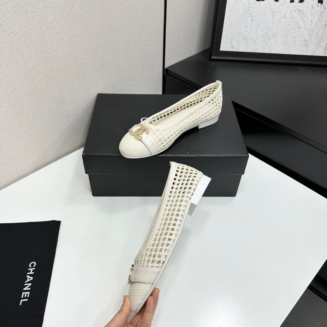 CC 26s Ballet Flat White Woven Raffia Mesh 925933
