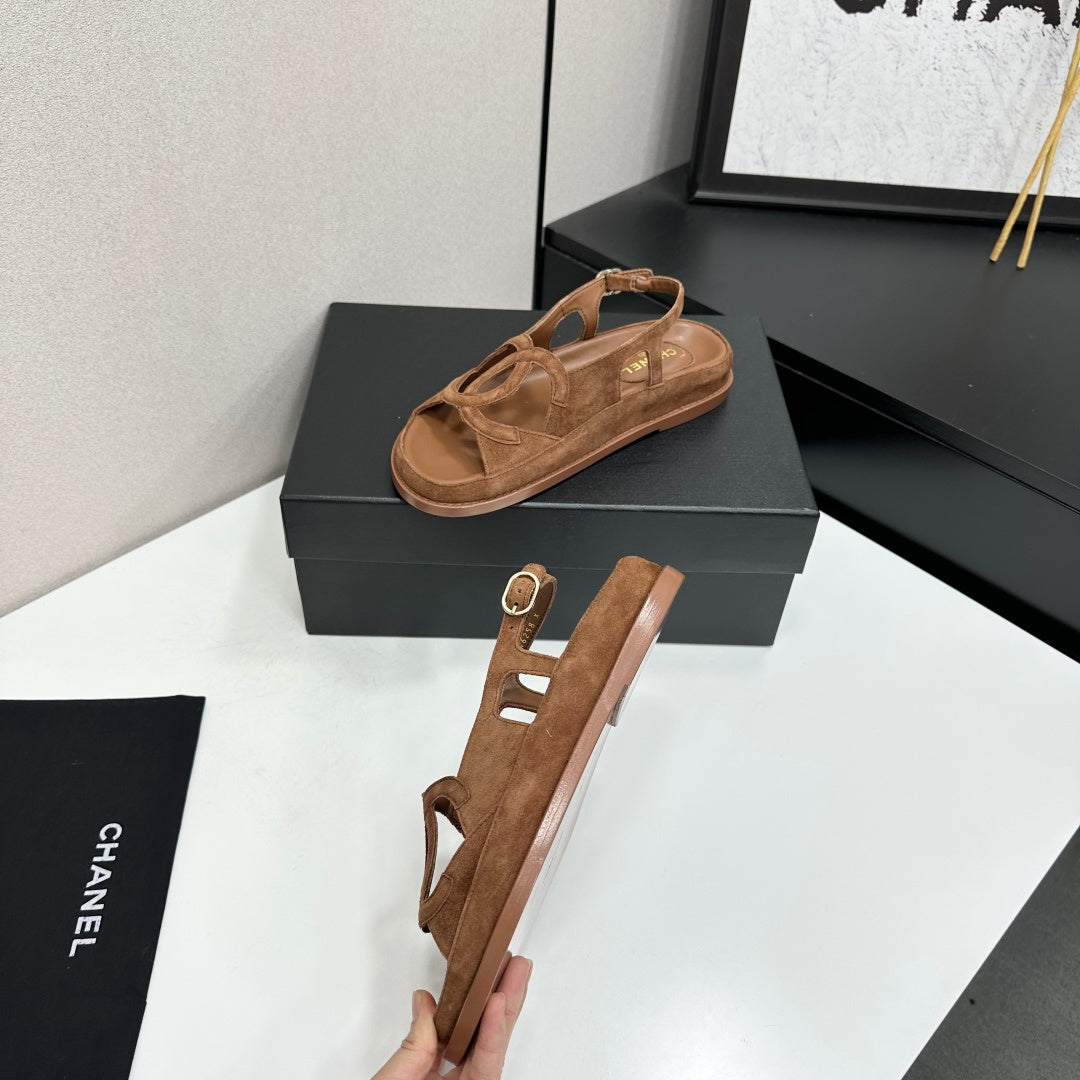 CC 26s Casual Sandals Caramel Suede 944625