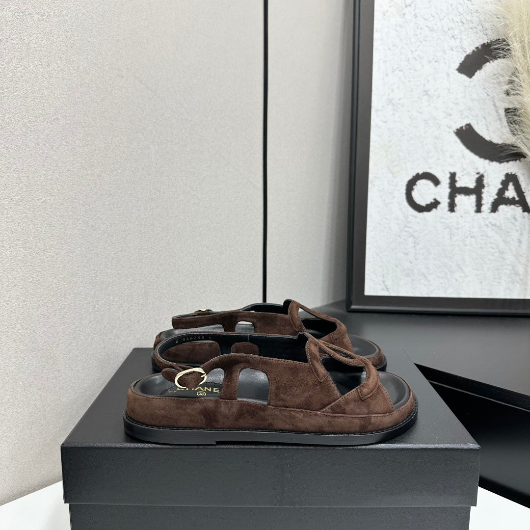 CC 26s Casual Sandals Coffee Suede 944627
