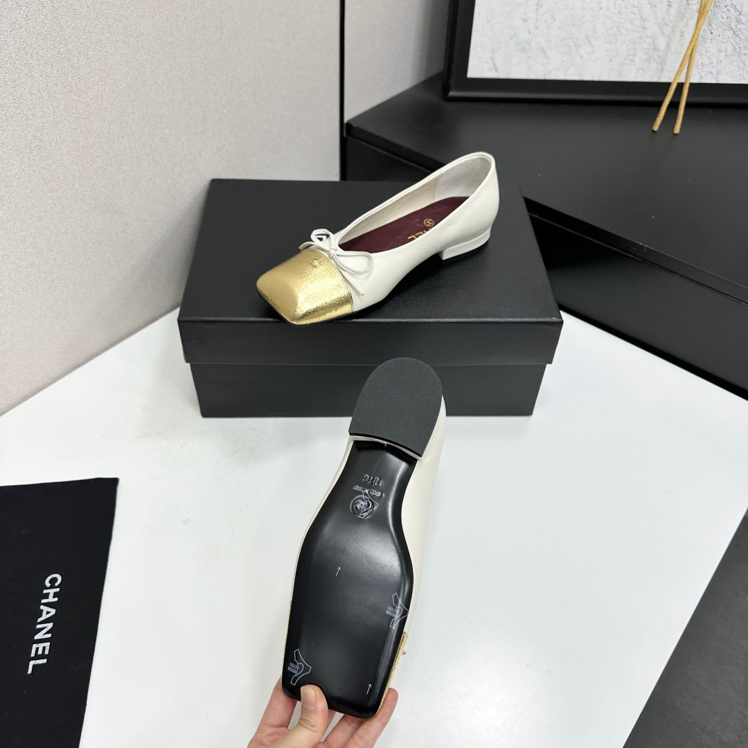 CC 26s Two-tone Ballet Flats Gold Cream Sheepskin 986127