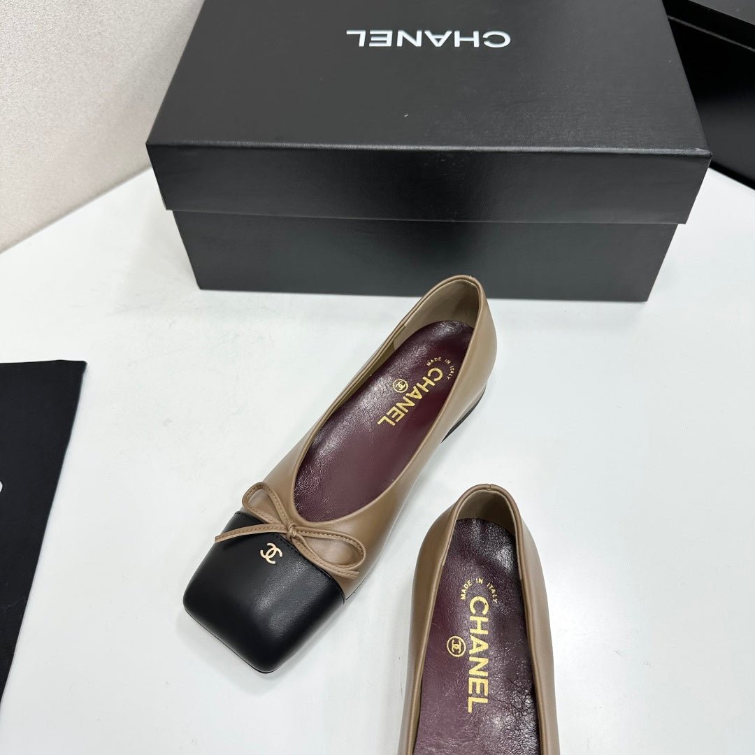 CC 26s Two-tone Ballet Flats Beige Black Sheepskin 986129