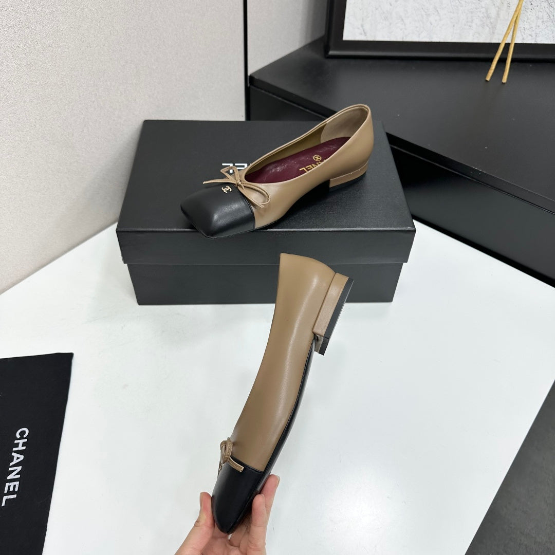 CC 26s Two-tone Ballet Flats Beige Black Sheepskin 986129