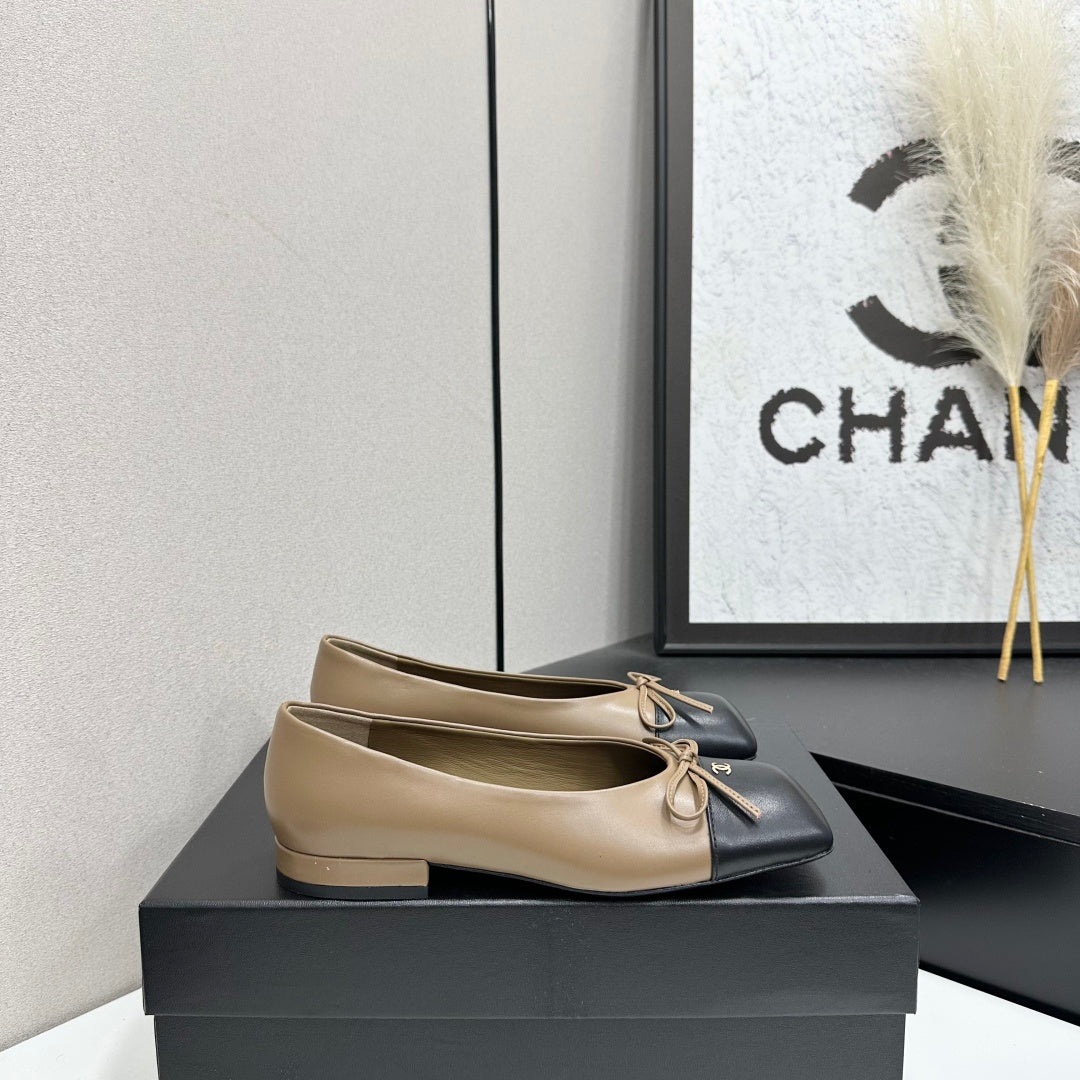 CC 26s Two-tone Ballet Flats Beige Black Sheepskin 986129