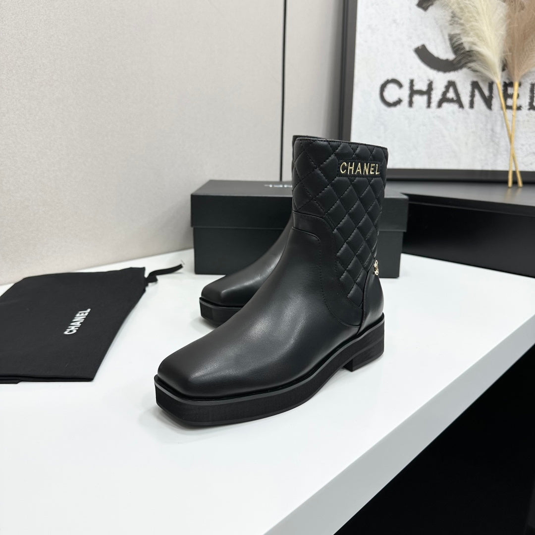 CC 26s Quilted Ankle Boots Black Leather 109241