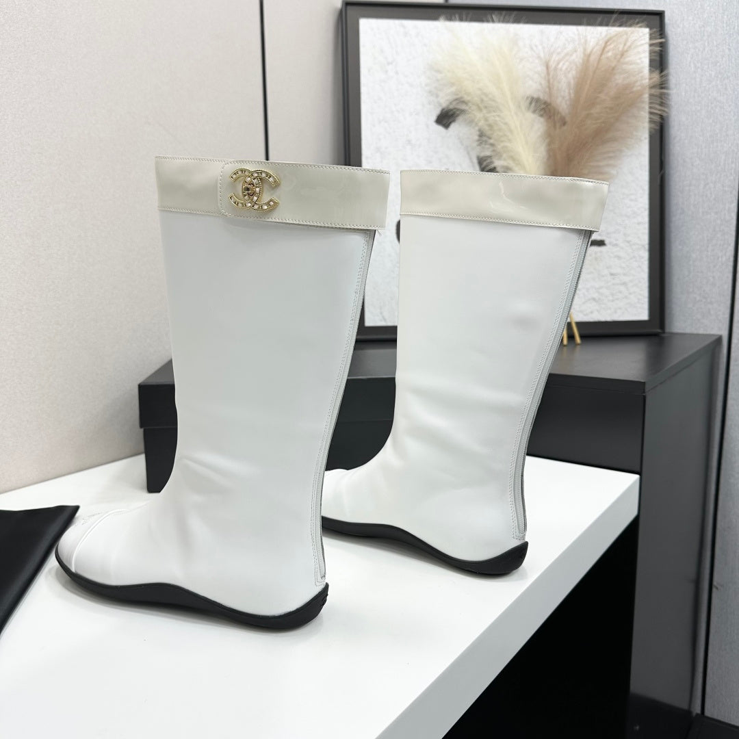 CC 26s Tall Boot Flat White Leather 145993