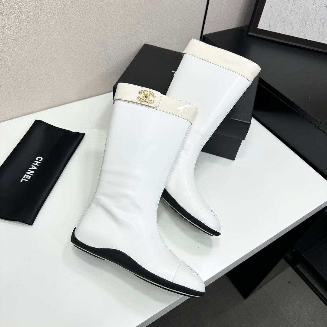 CC 26s Tall Boot Flat White Leather 145993