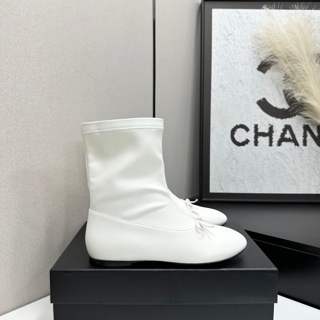 CC 26s Ballet Boot Flat White Leather 145995