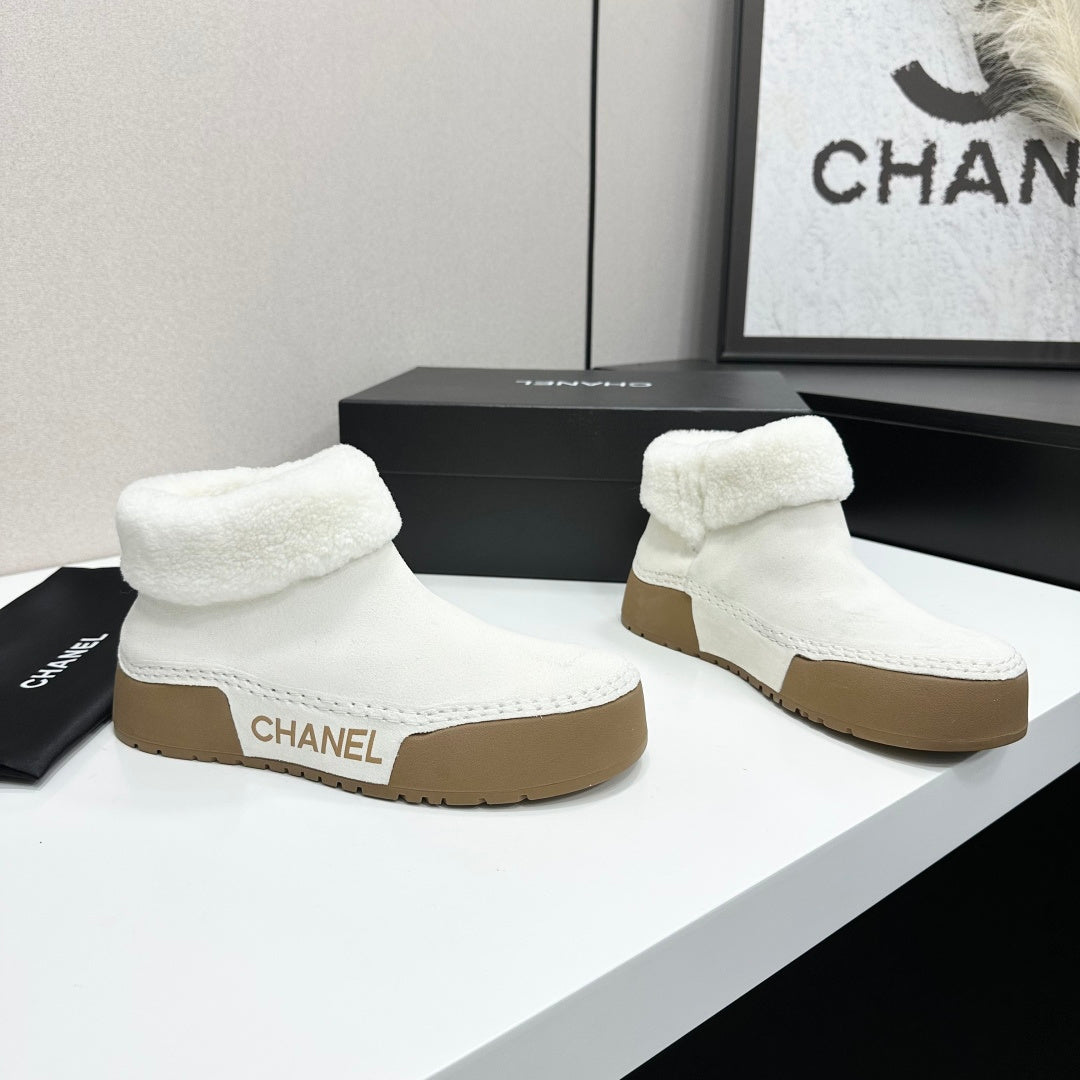 CC 26s Fur Boot Platform White Suede