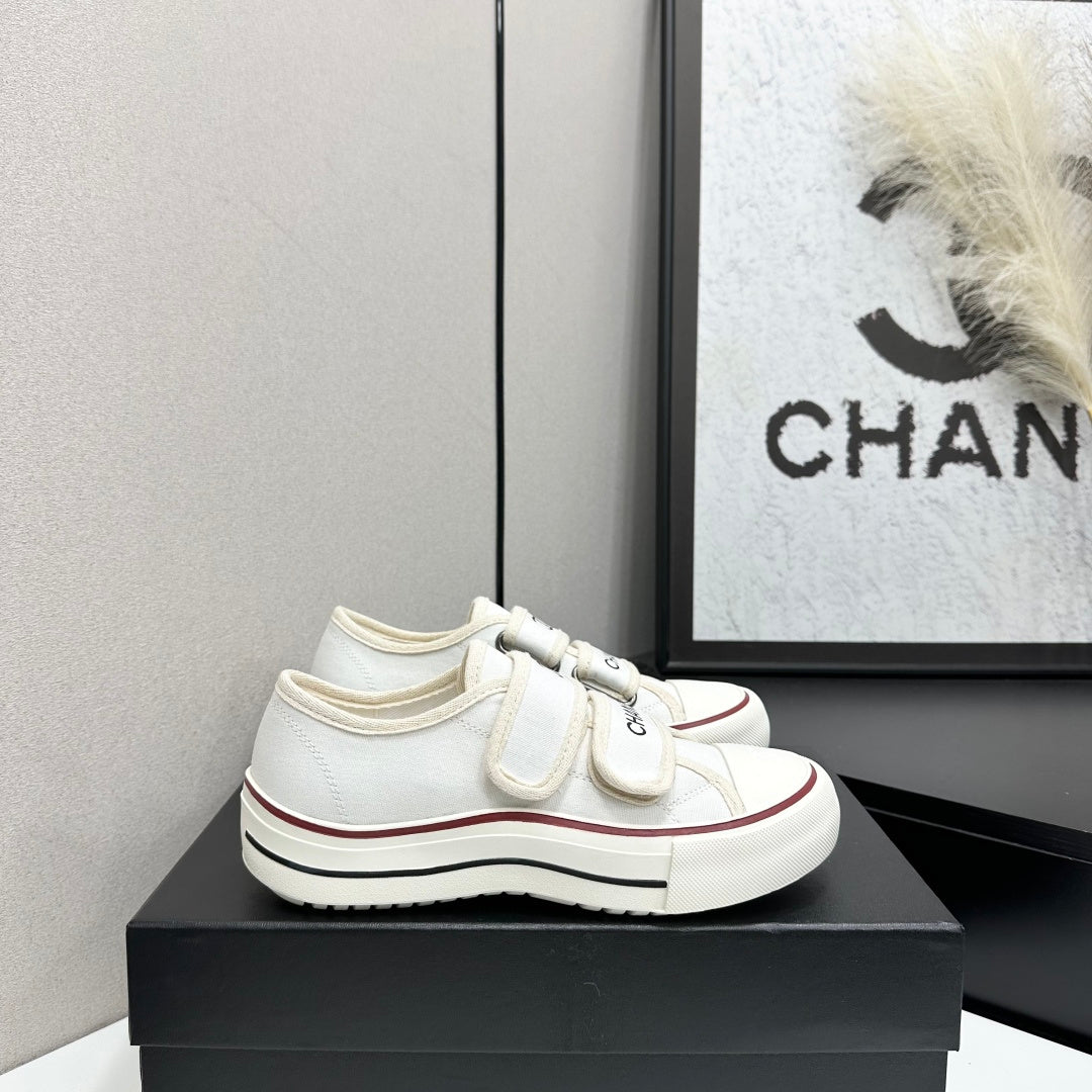 CC 26s Velcro Low Top Sneakers White Black Canvas 145659