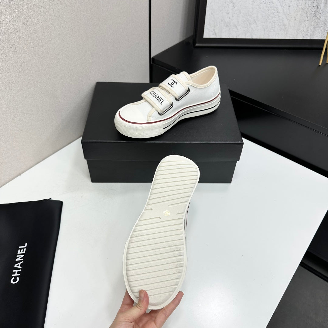 CC 26s Velcro Low Top Sneakers White Black Canvas 145659